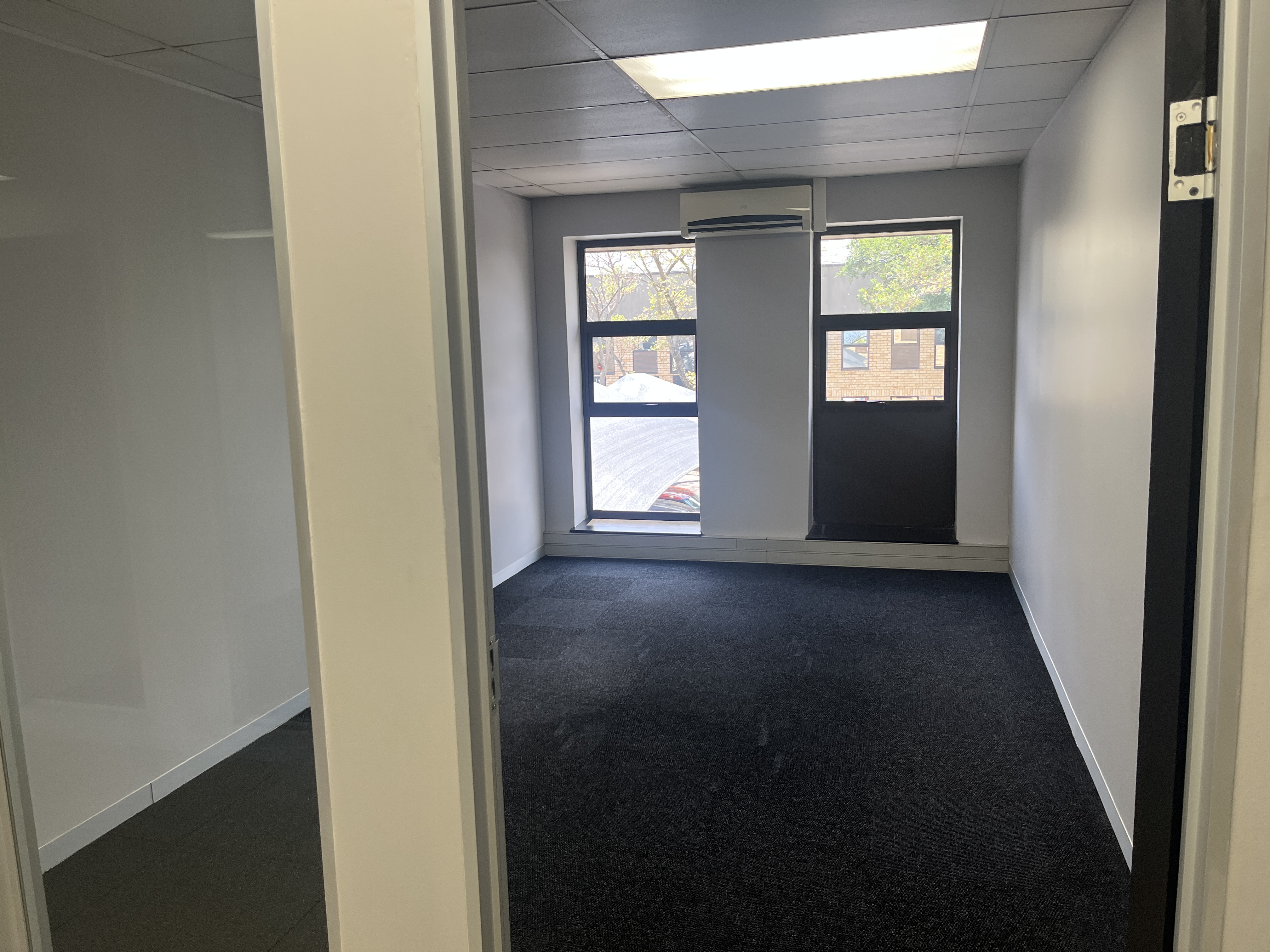 235m² Office Space to rent at Hurlingham Office Park in Hurlingham