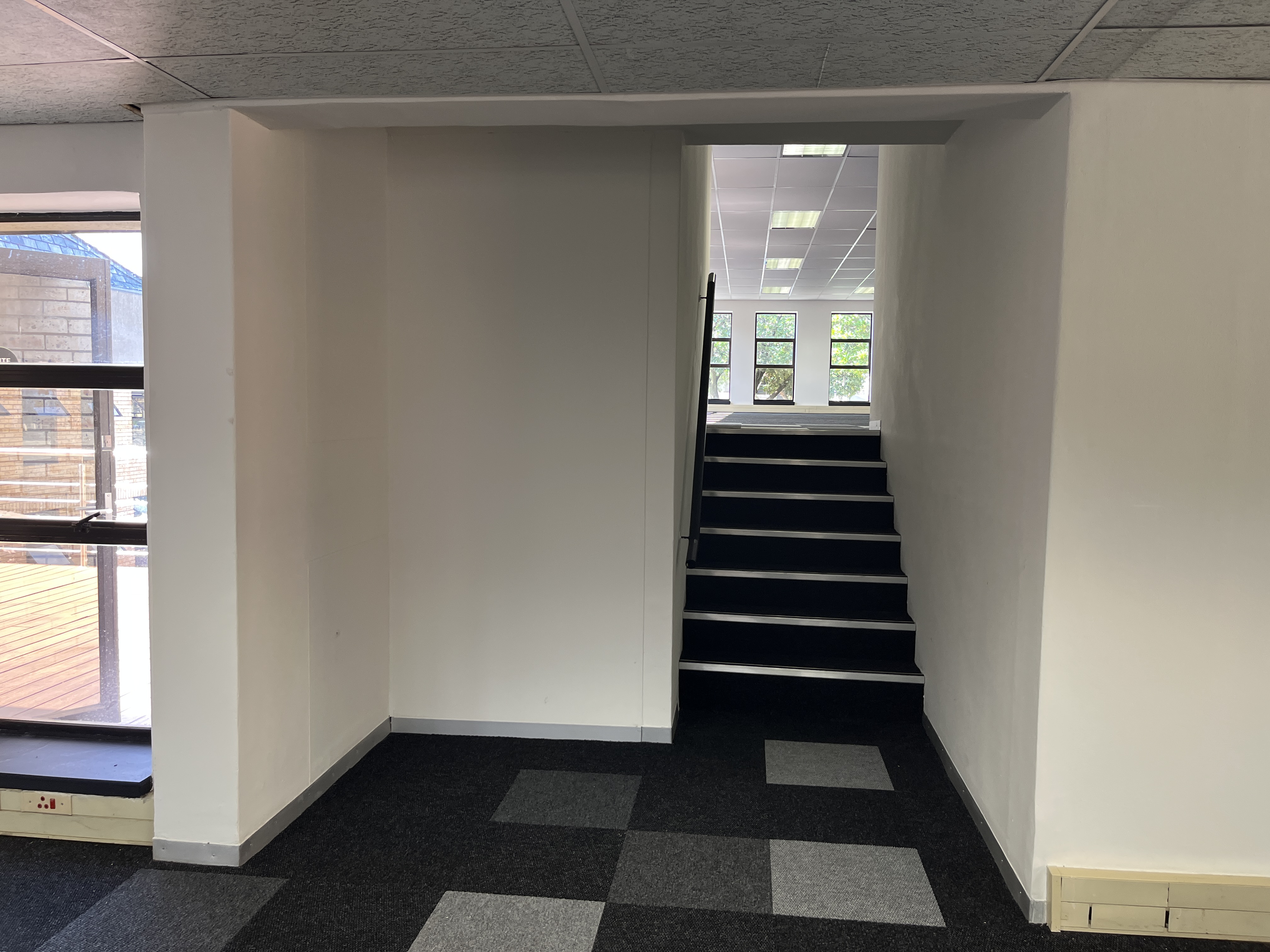 277m² Office Space to rent at Hurlingham Office Park in Hurlingham
