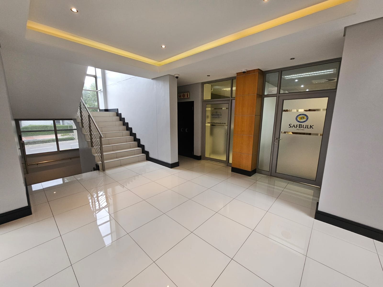 116m² Office Space to rent at Hyde Park House in Century City