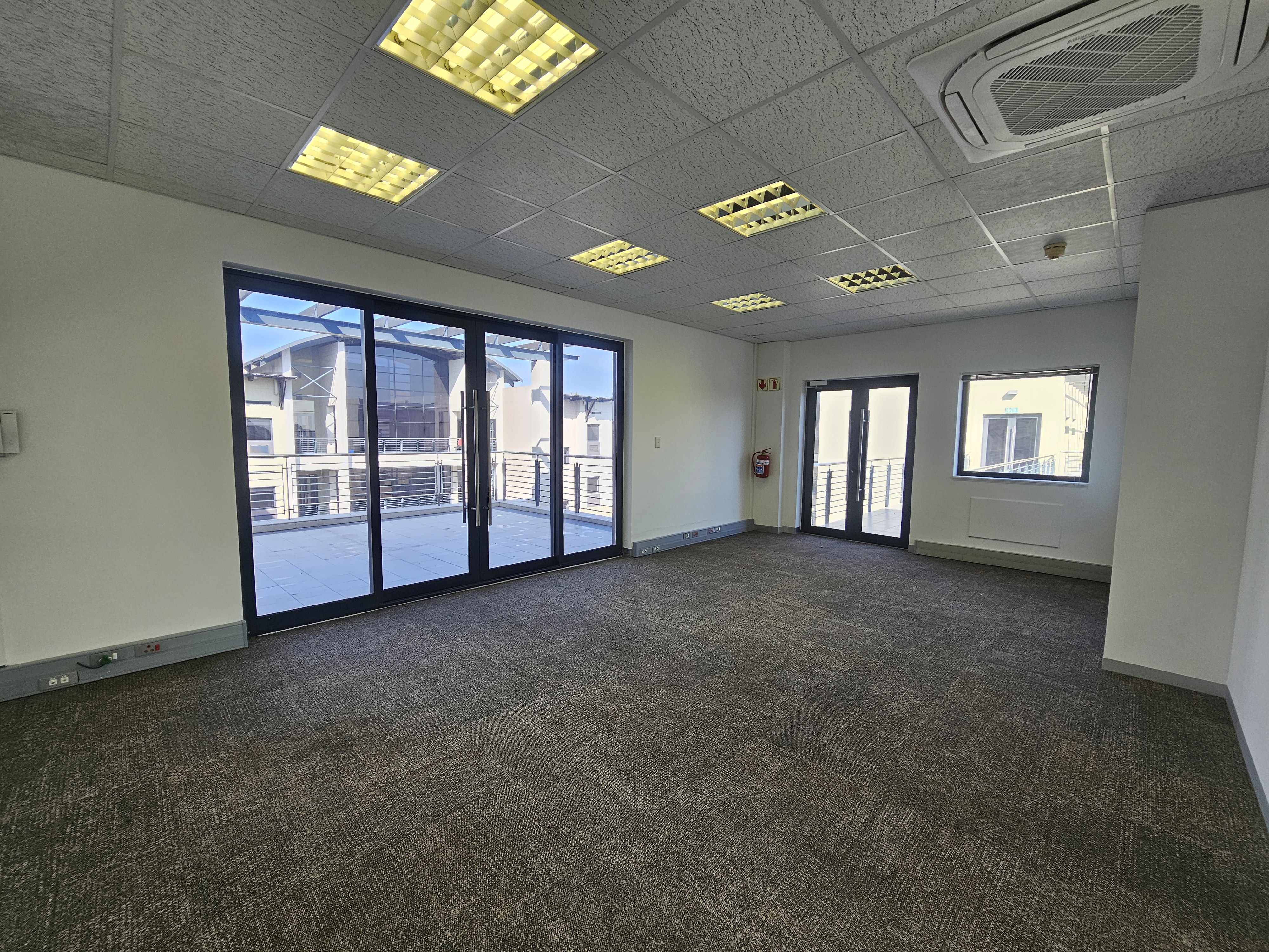 222m² Office Space to rent at Knowledge Park 3 in Century City