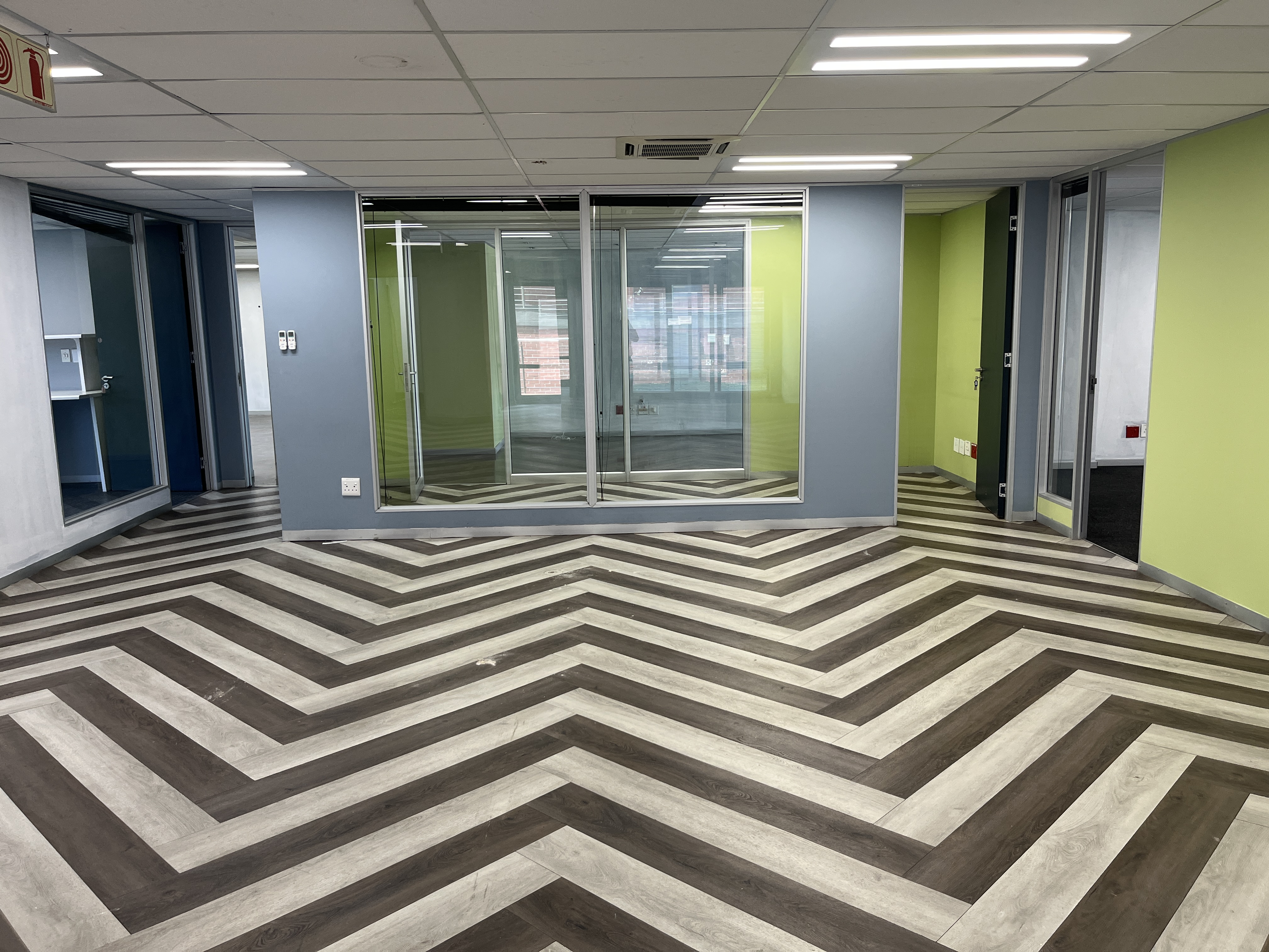 345m² Office Space to rent at Little Fourways Office Park in Magaliessig
