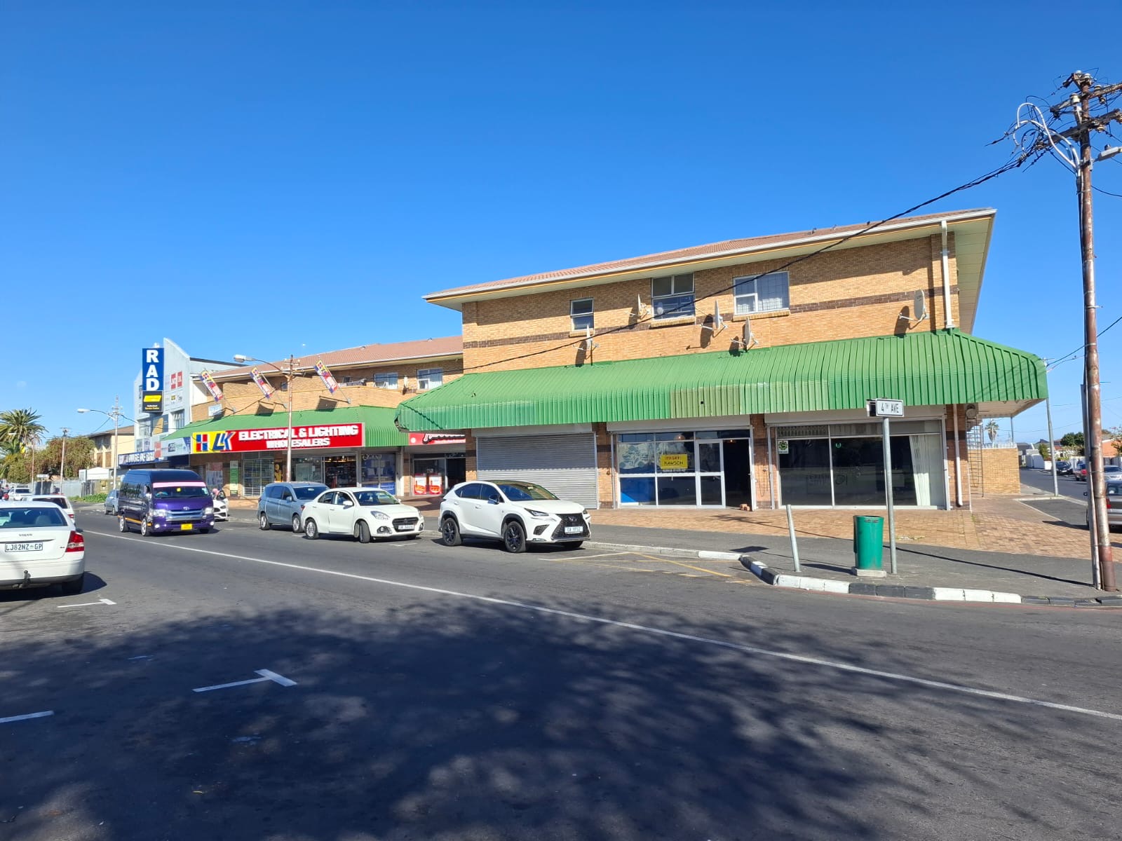 160m² Retail Shops to rent at Royker Centre in Athlone