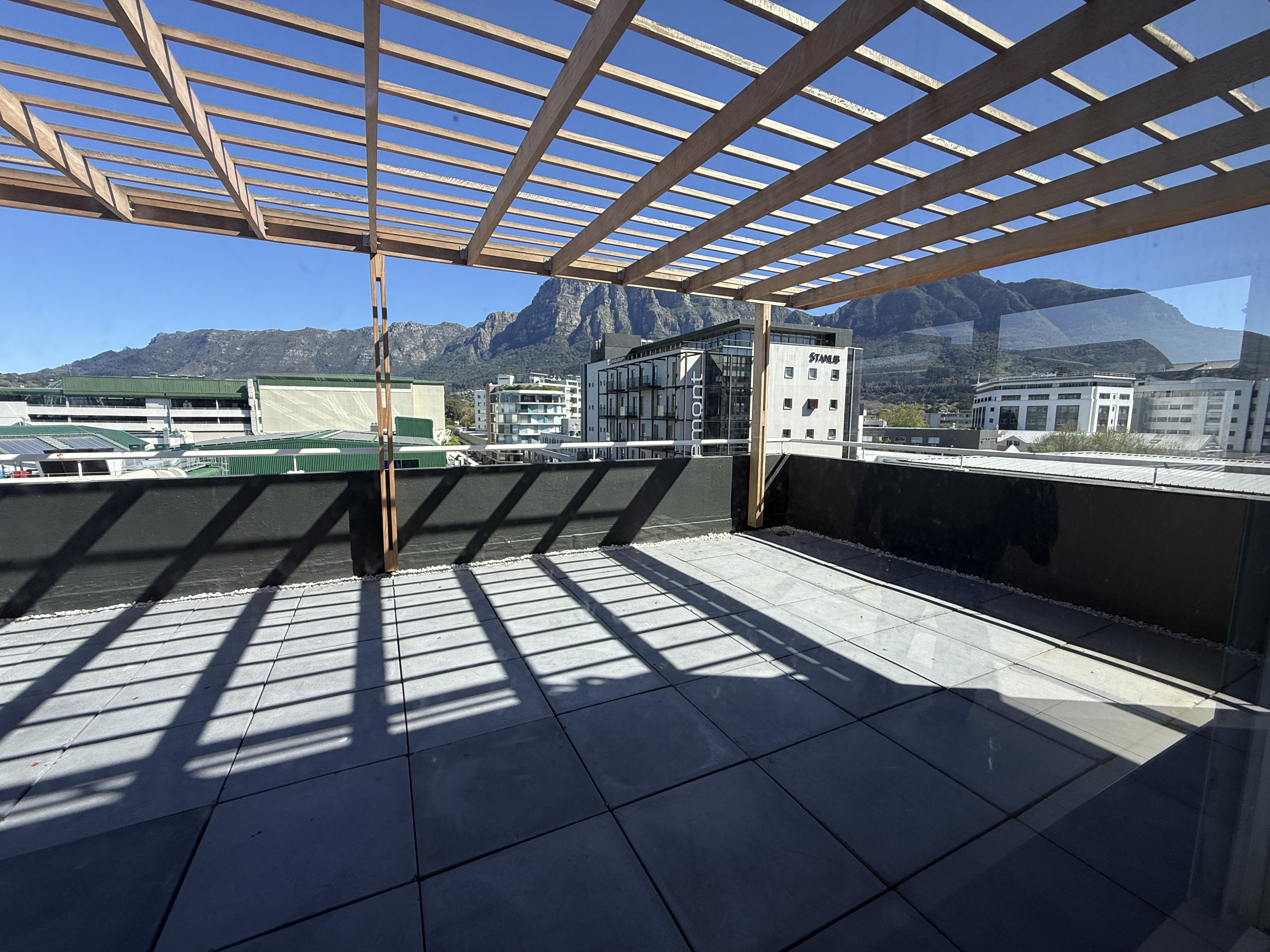 388m² Office Space to rent at Stadium On Main in Claremont