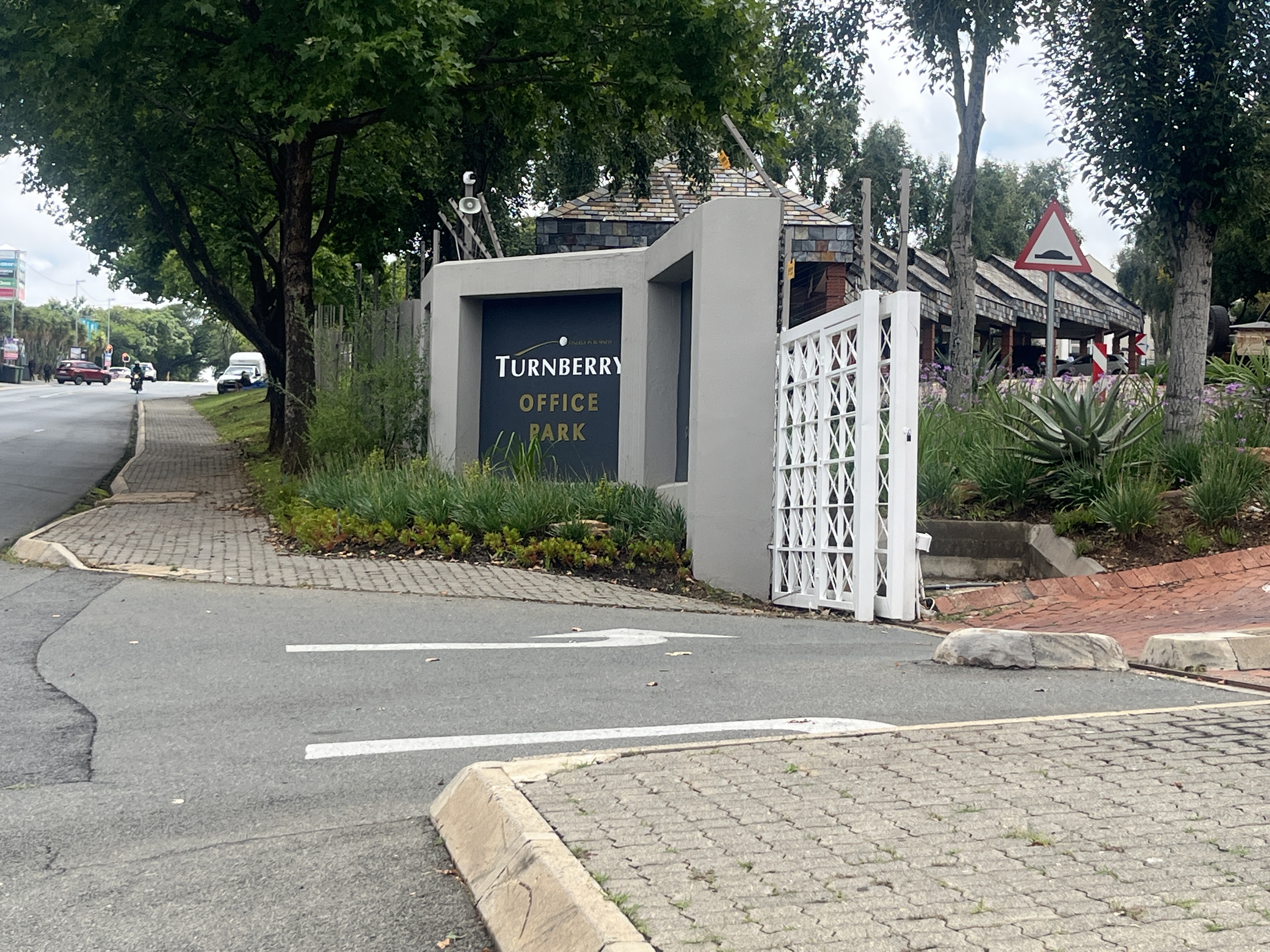 694m² Office Space to rent at Turnberry Office Park in Bryanston