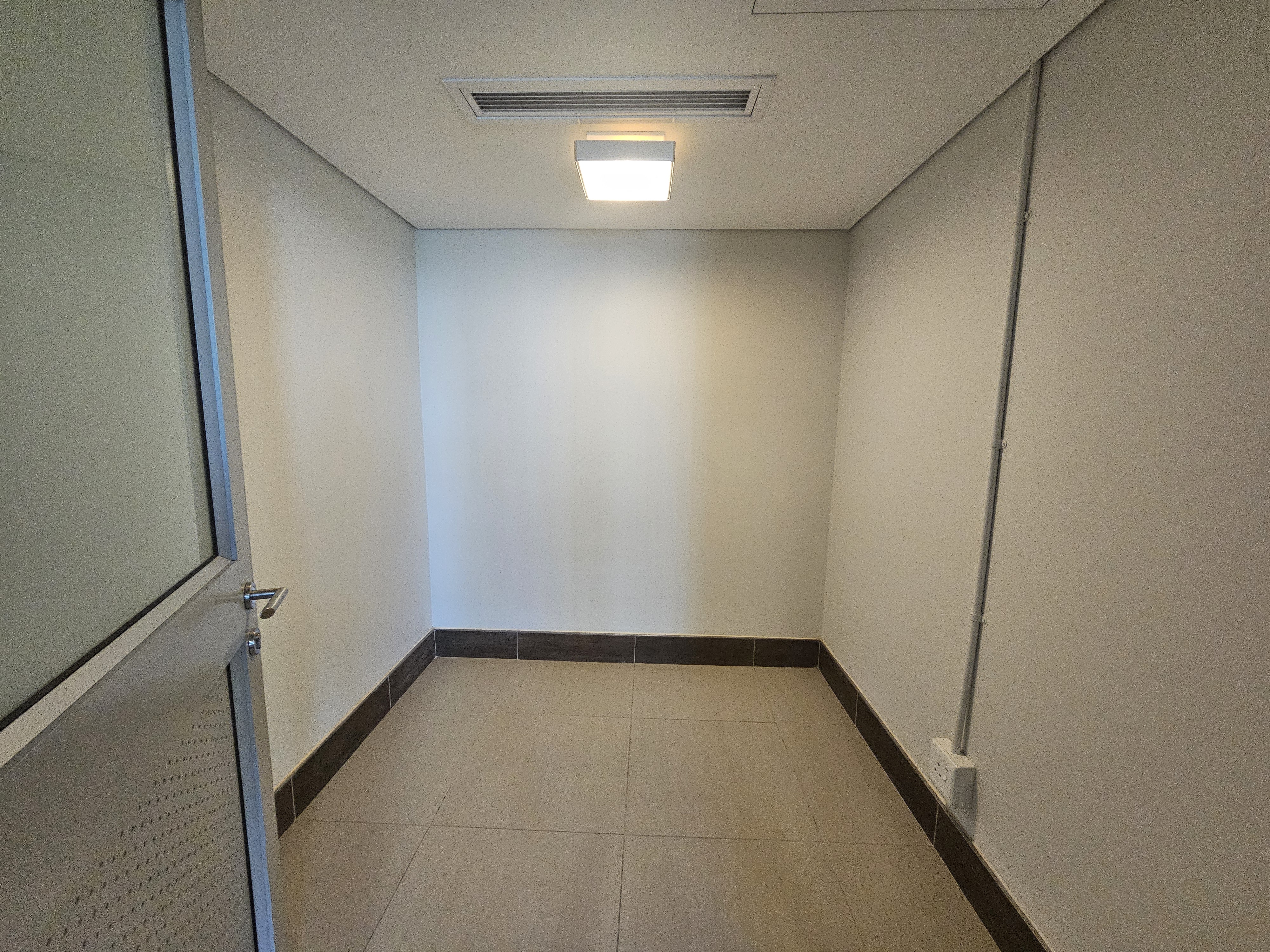 668m² Office Space to rent at 33 On Heerengracht in Cape Town CBD