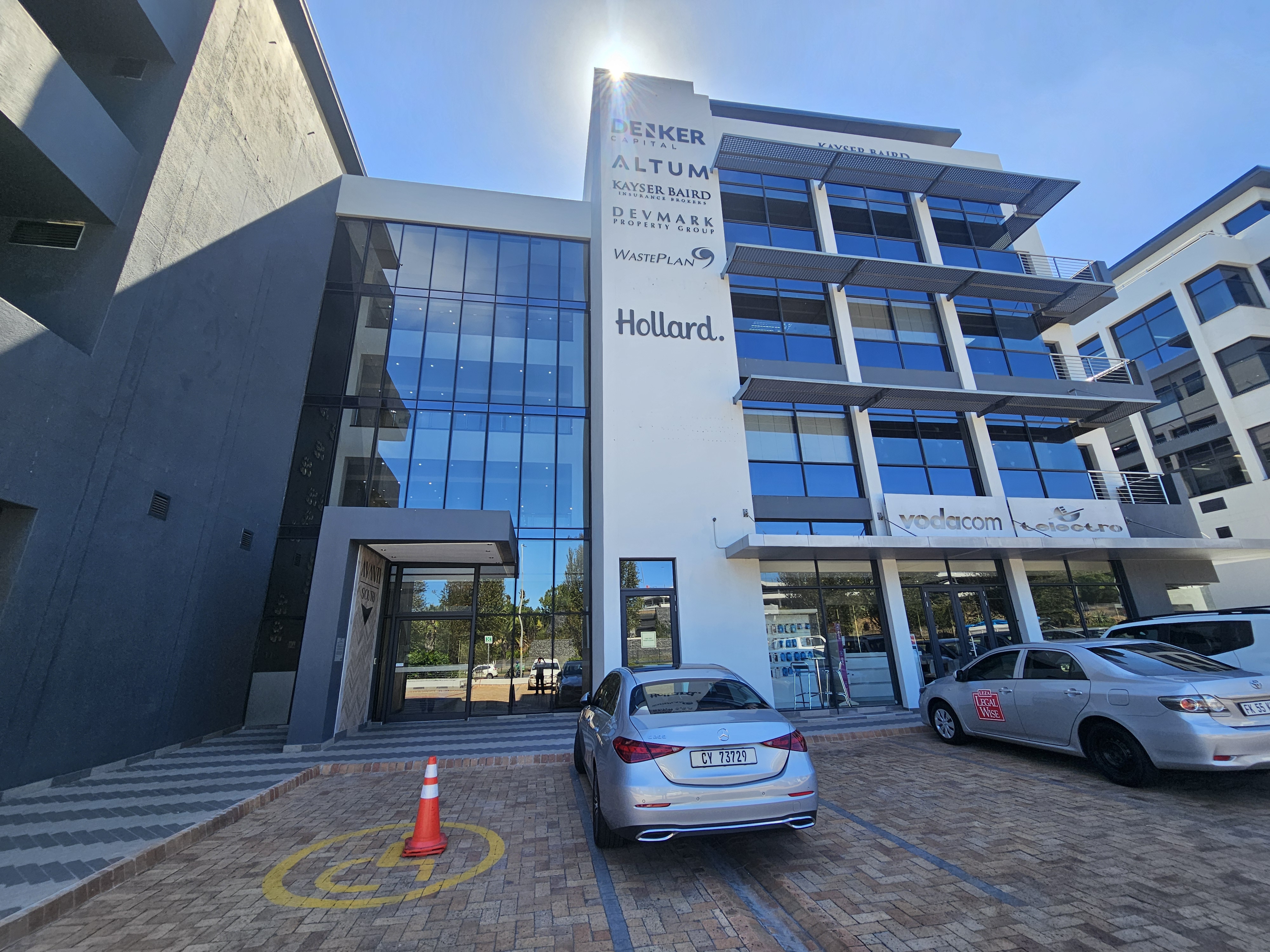 632m² Office Space to rent at Avanti Office Park in Tygervalley Waterfront