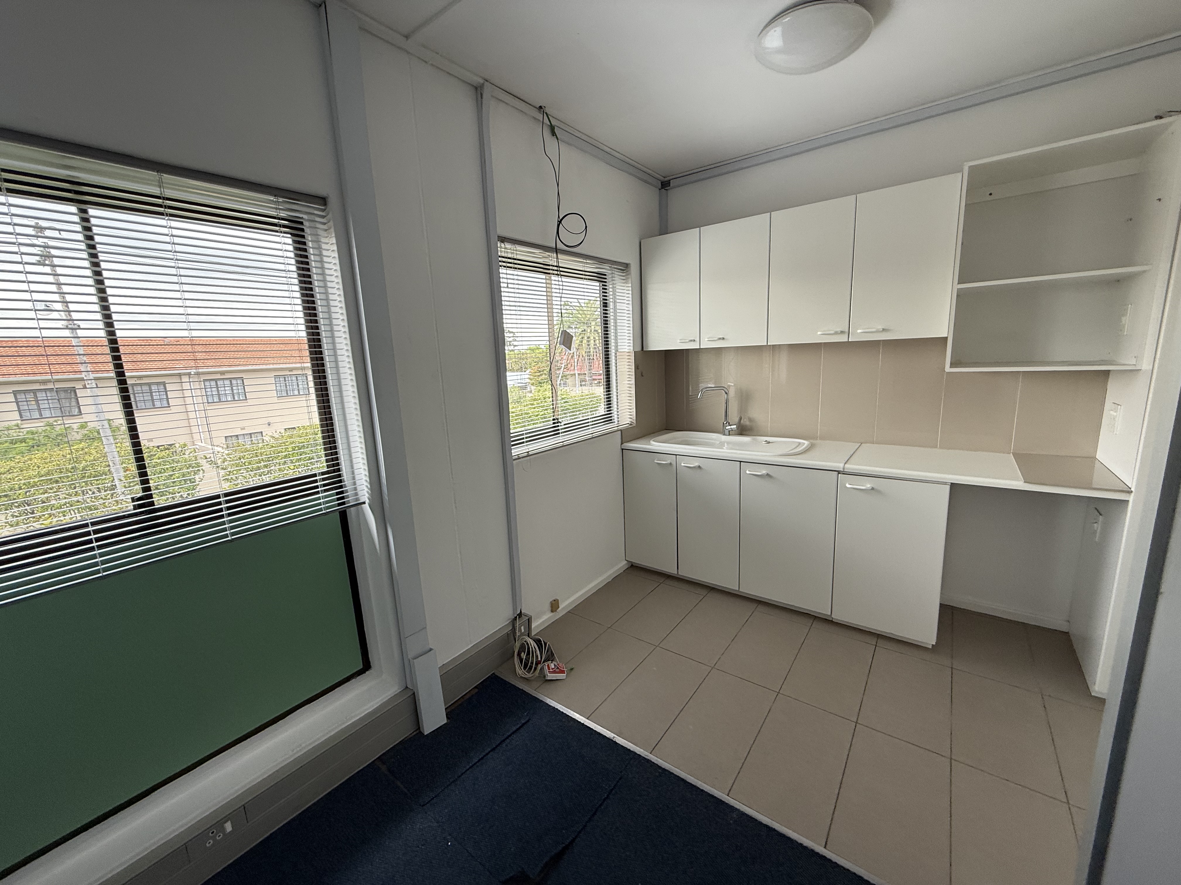123m² Office Space to rent at Clareview Business Park in Claremont