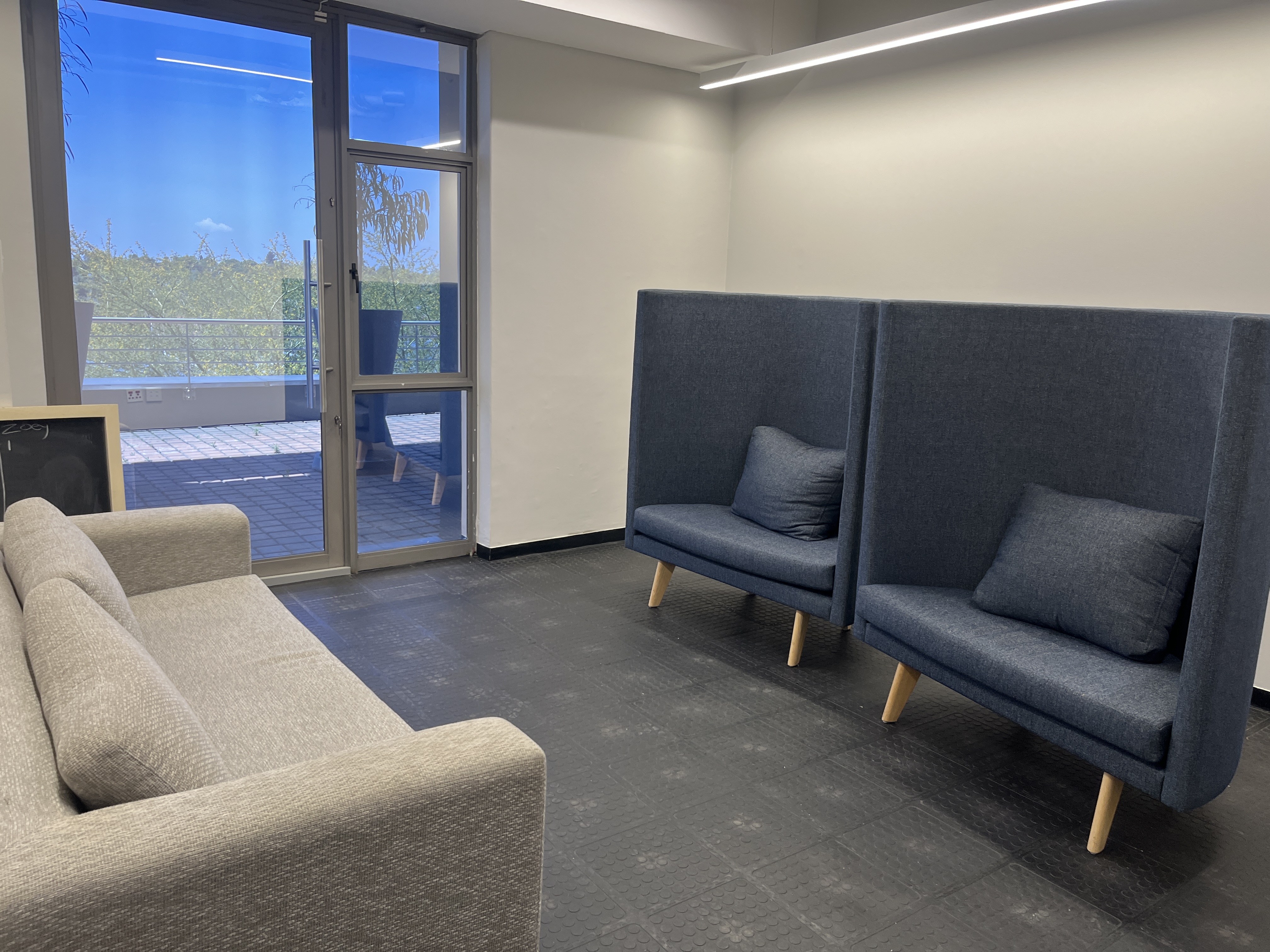 428m² Office Space to rent at Design Quarter Retail Offices in Fourways