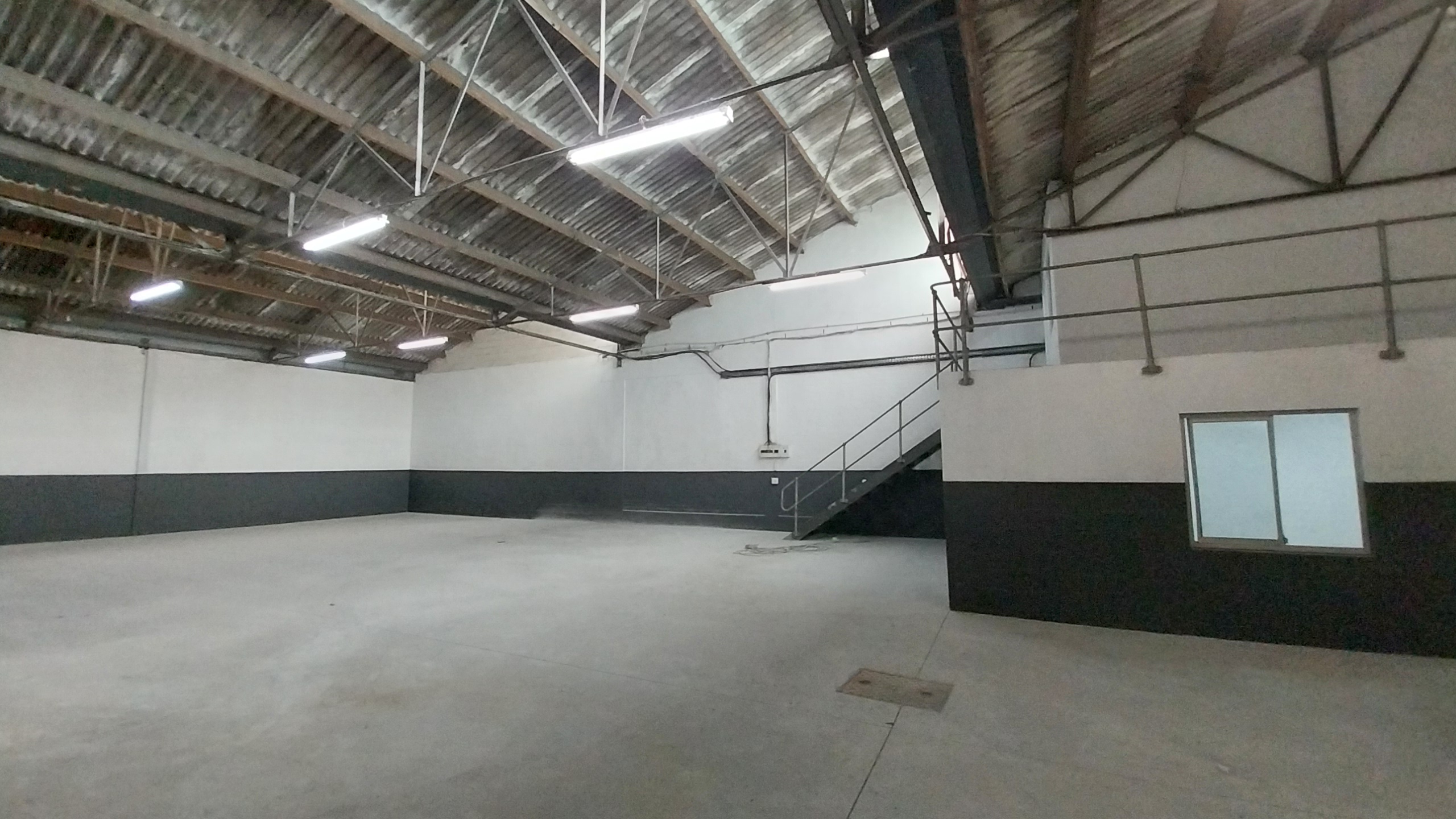 Warehouse to rent at Gunners Factory Park in Epping Industrial