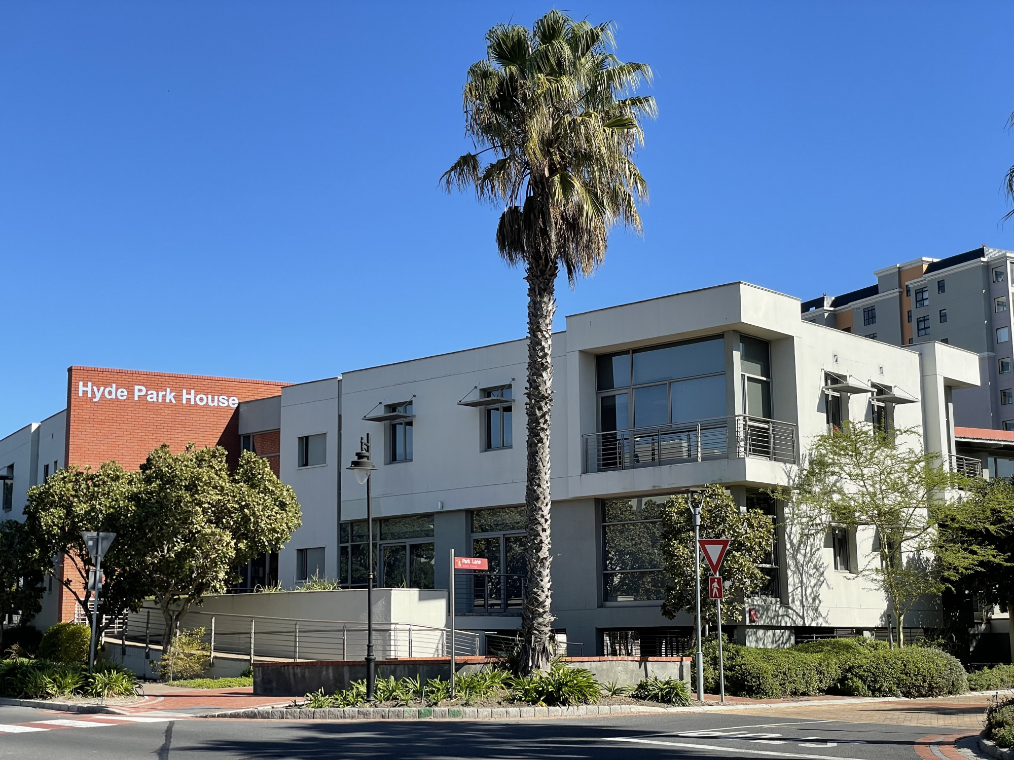 116m² Office Space to rent at Hyde Park House in Century City
