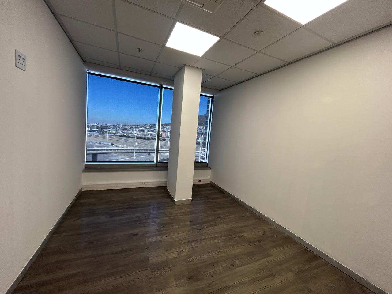 1 660m² Office Space to rent at The Halyard in Foreshore
