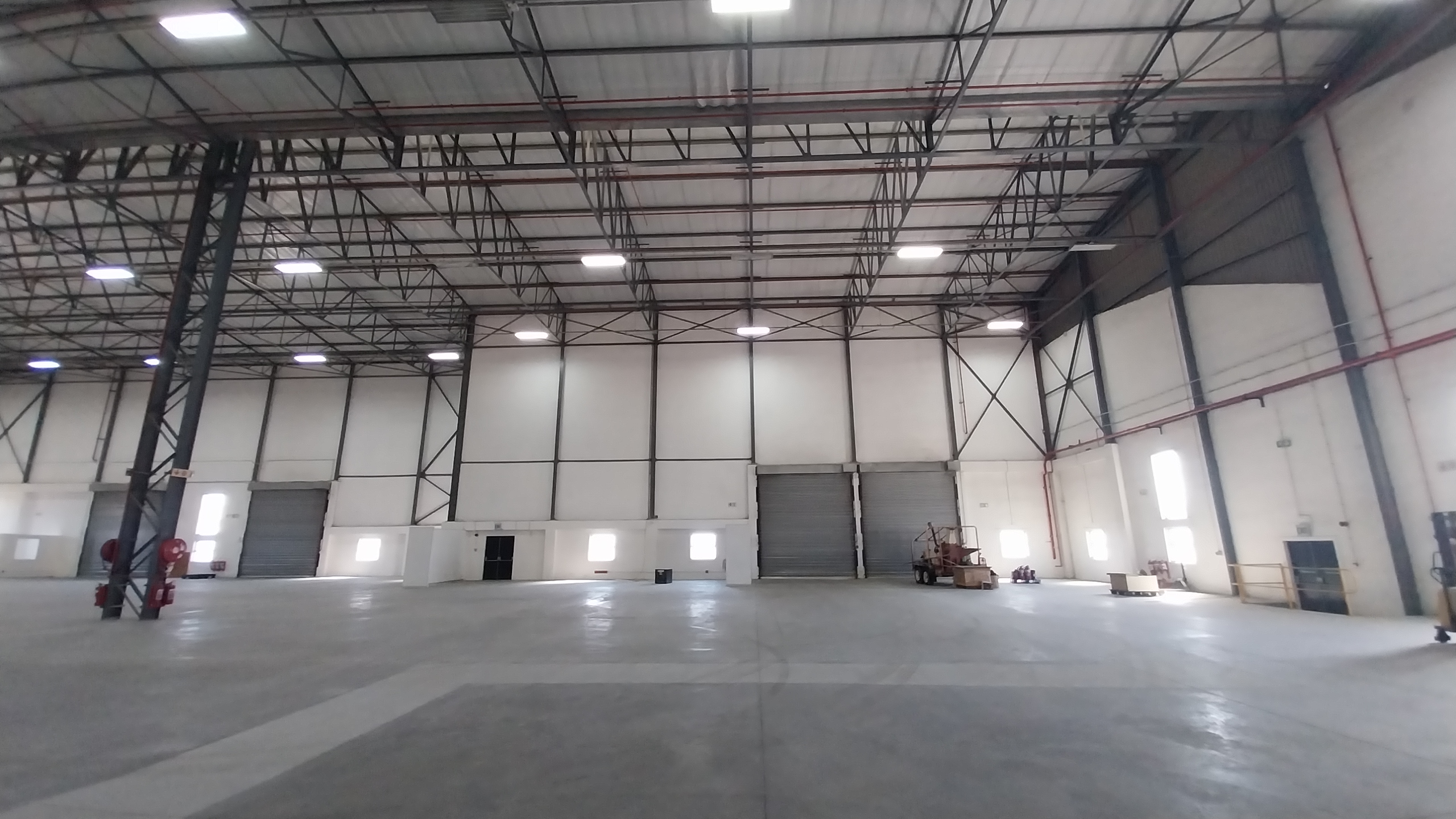 Warehouse to rent at 32 Montreal Drive in Airport Industria