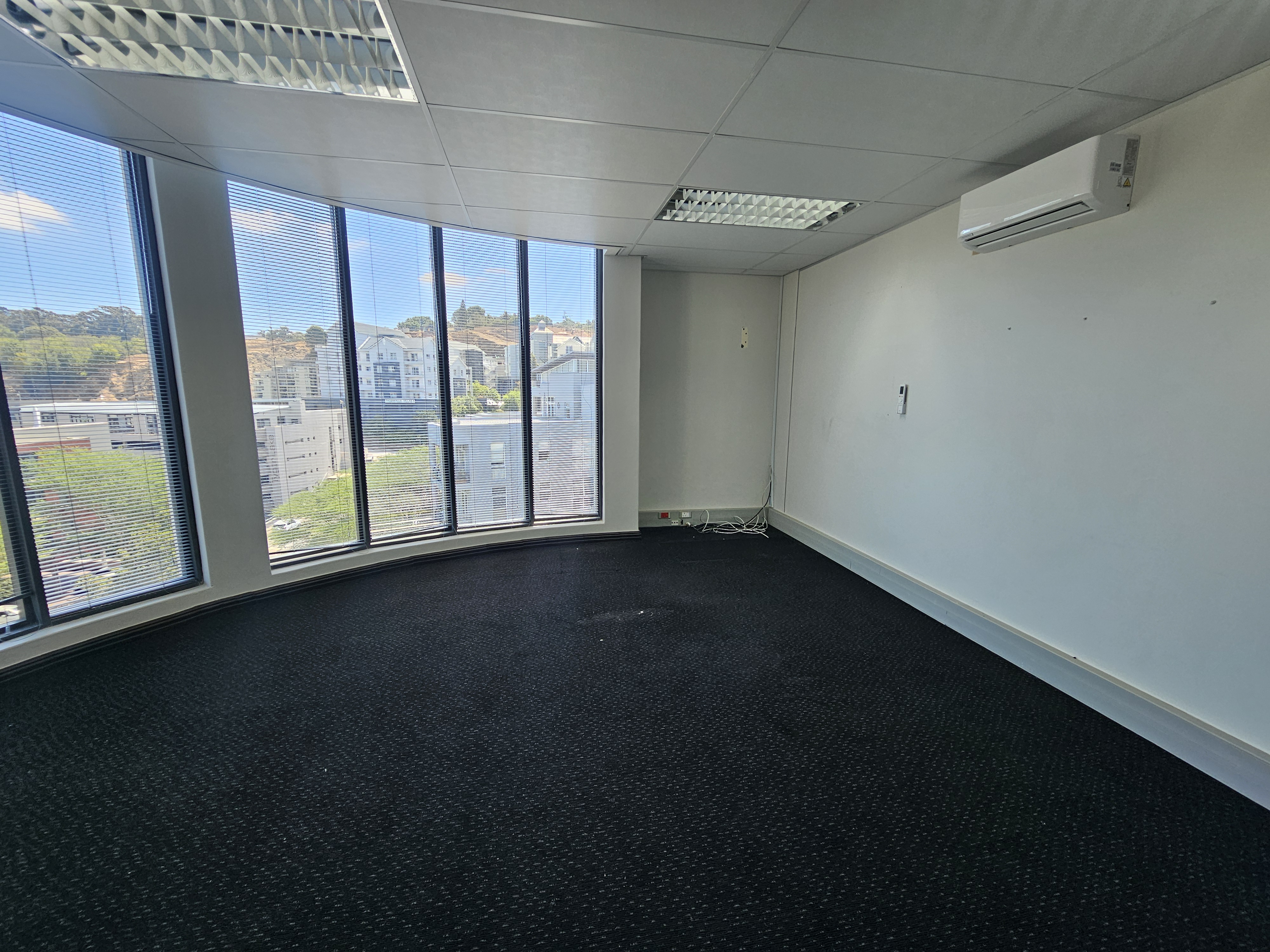 632m² Office Space to rent at Avanti Office Park in Tygervalley Waterfront