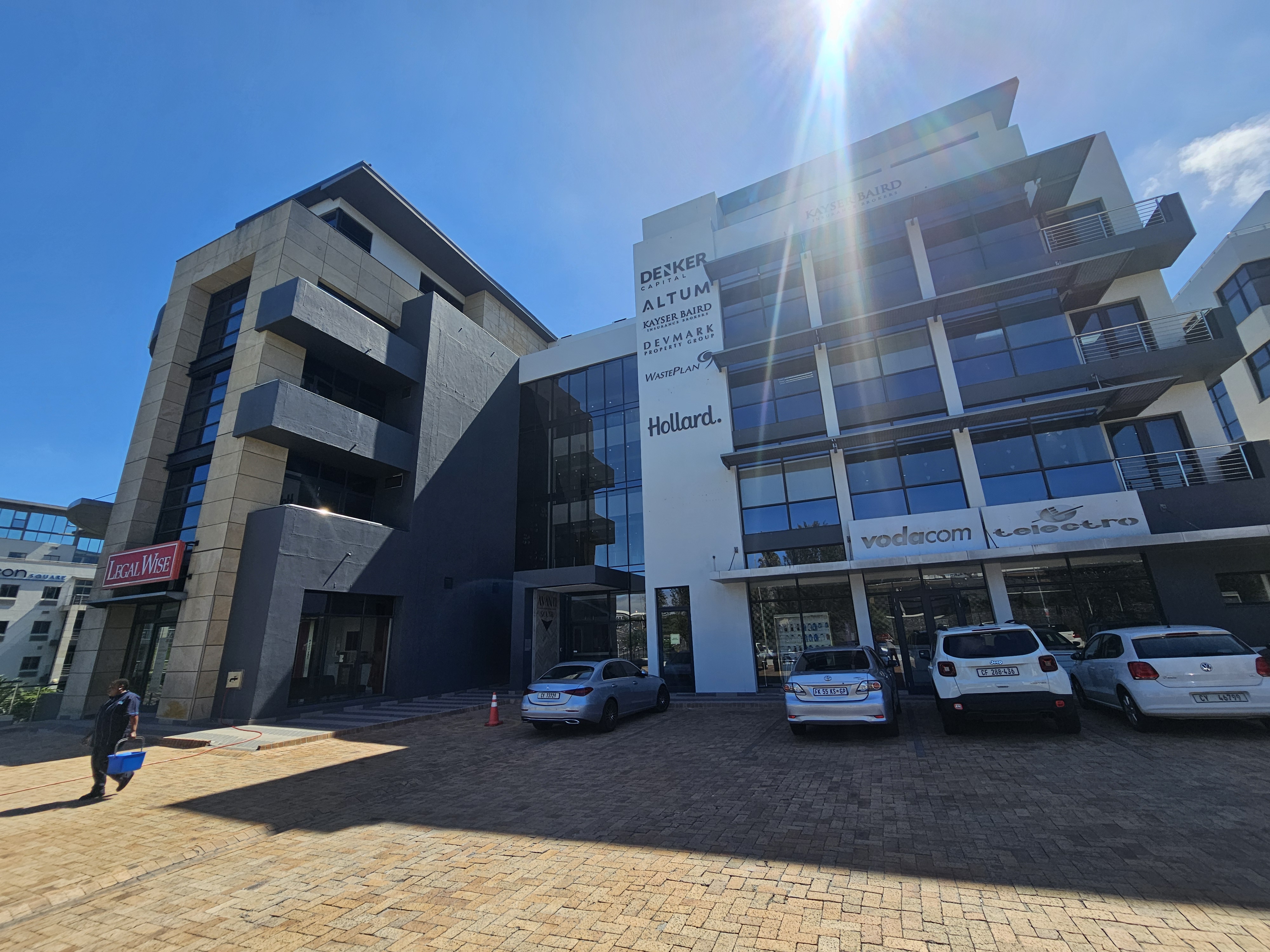 632m² Office Space to rent at Avanti Office Park in Tygervalley Waterfront