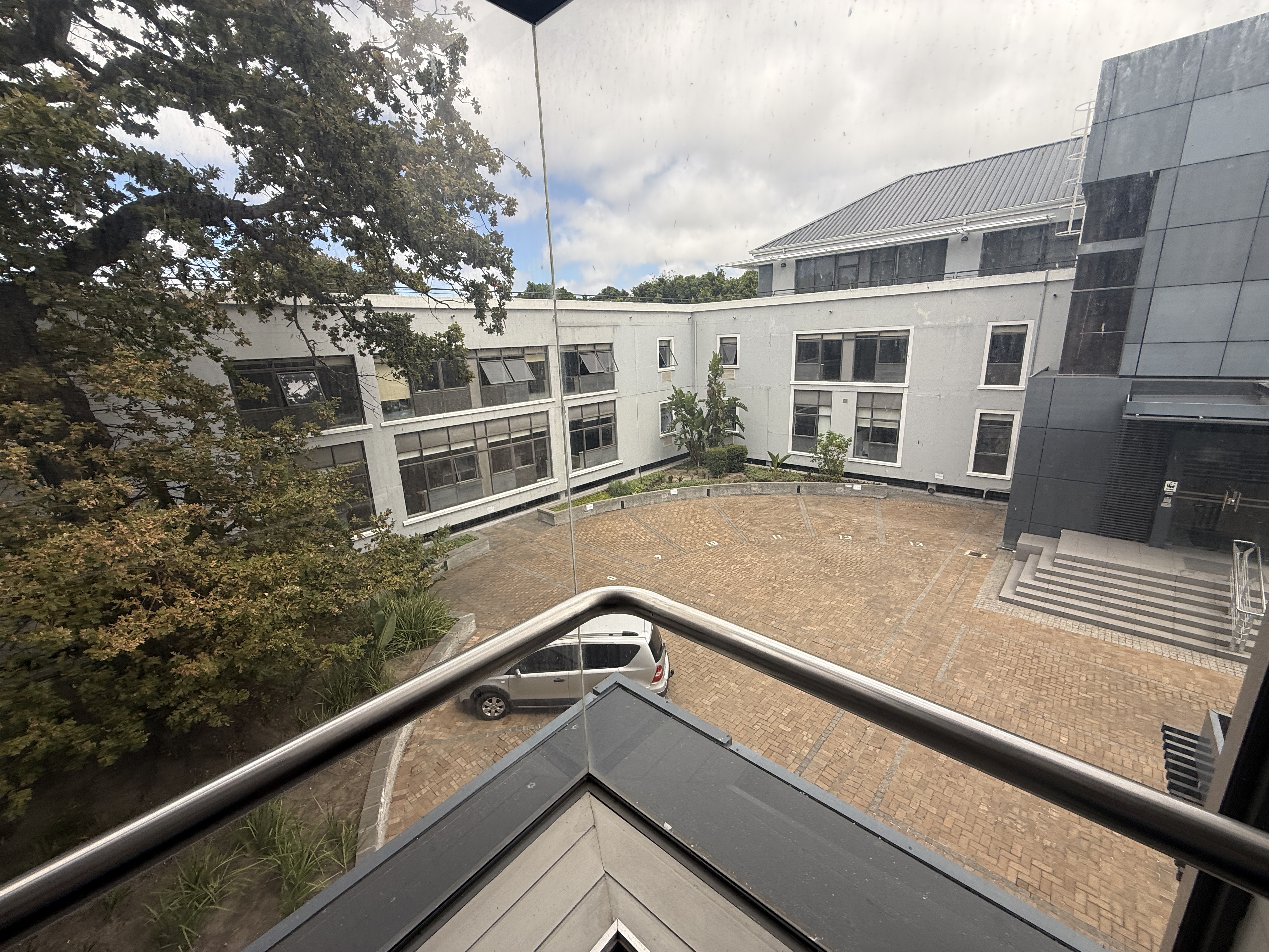 311m² Office Space to rent at Boundary Terraces in Newlands