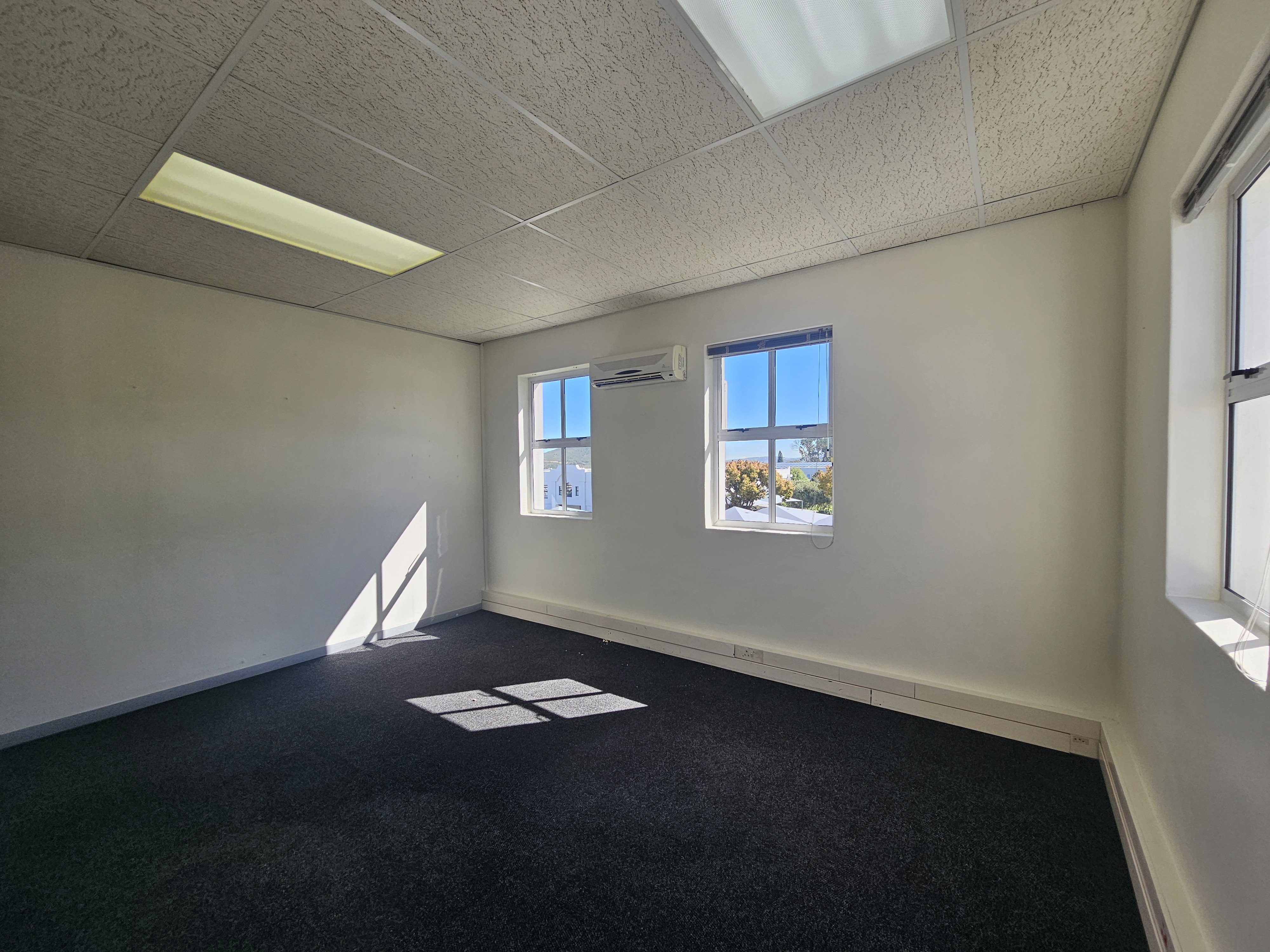 325m² Office Space to rent at Brandwacht Office Park in Brandwacht