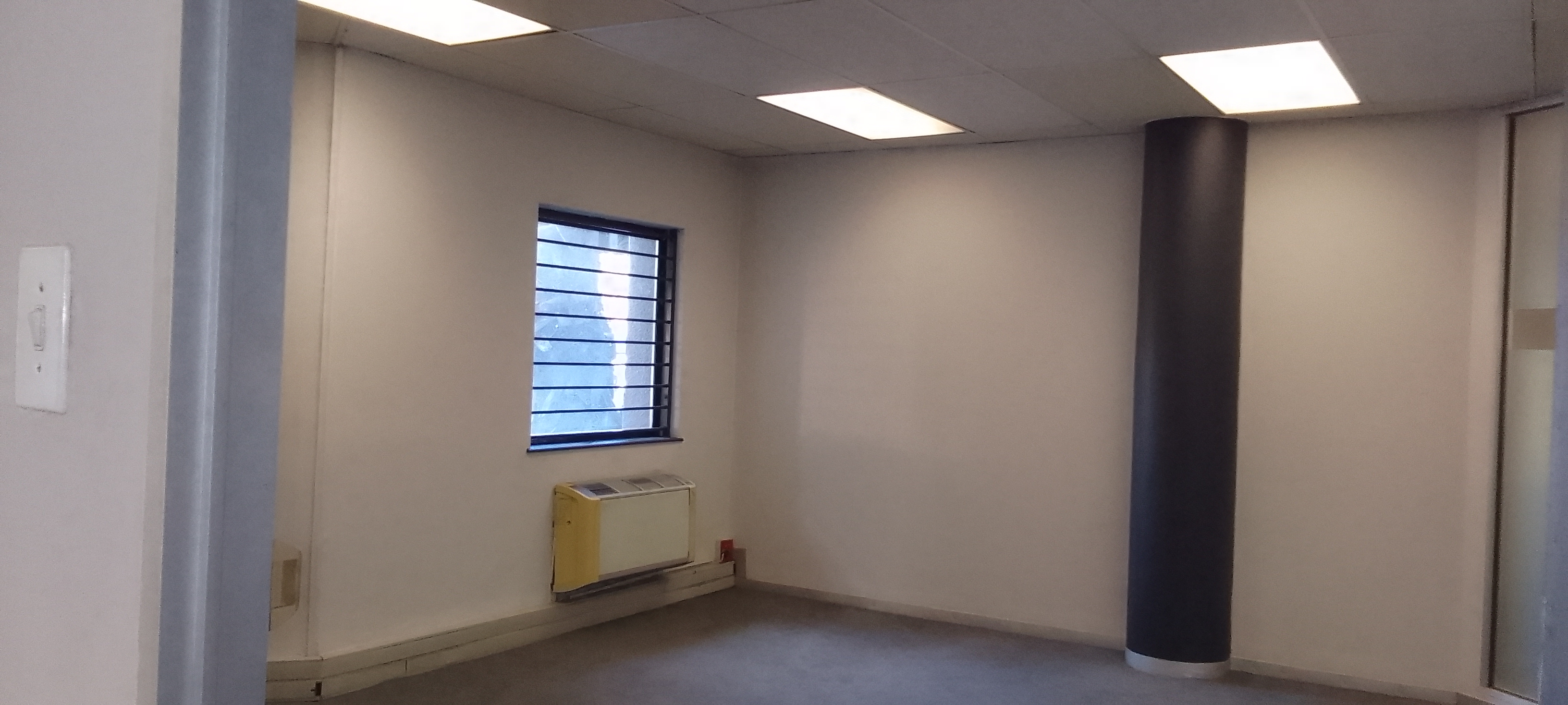 493m² Office Space to rent at Glomail Head Office in Vorna Valley