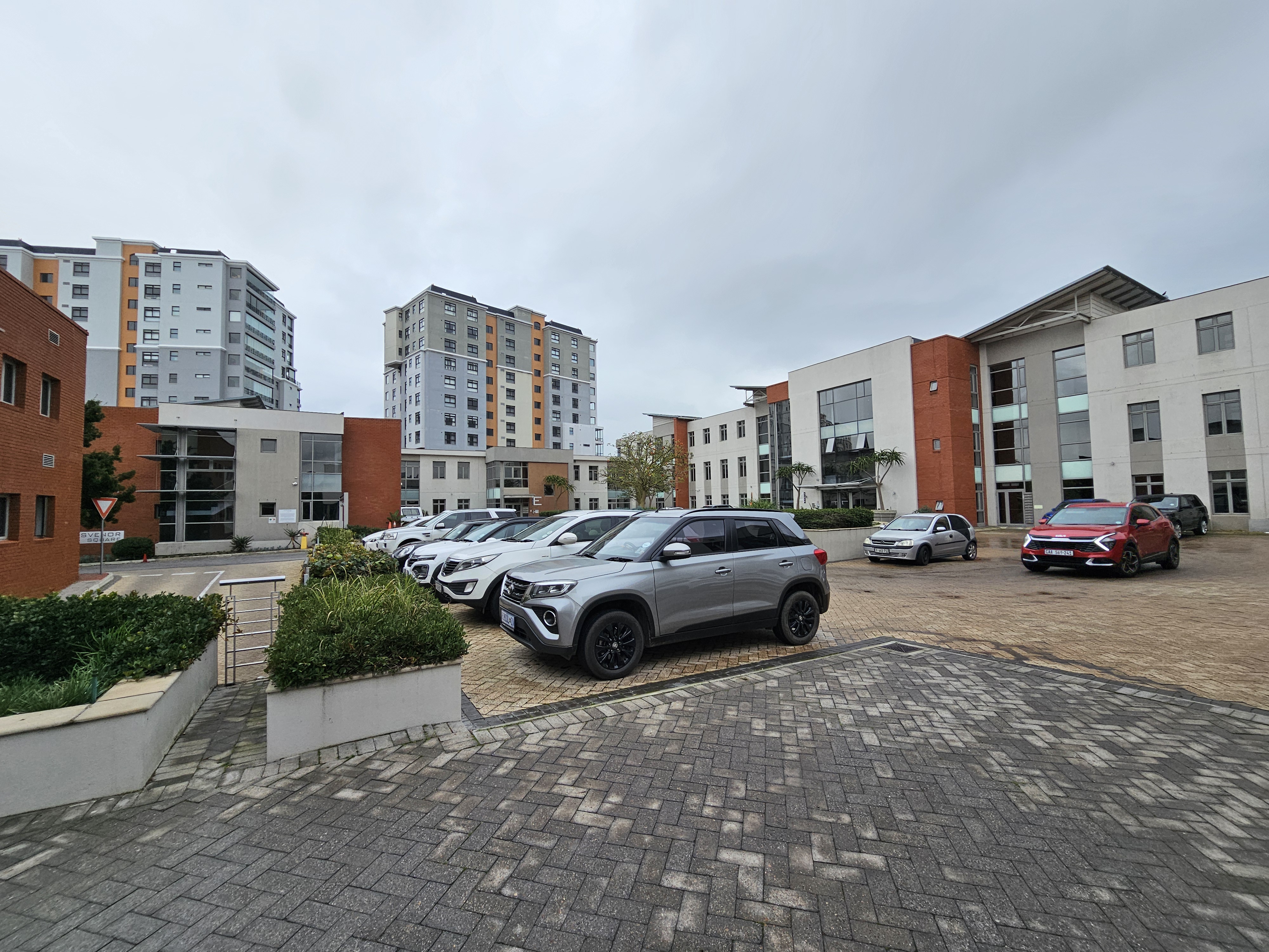 174m² Office Space to rent at Grosvenor Square -  Century City in Century City