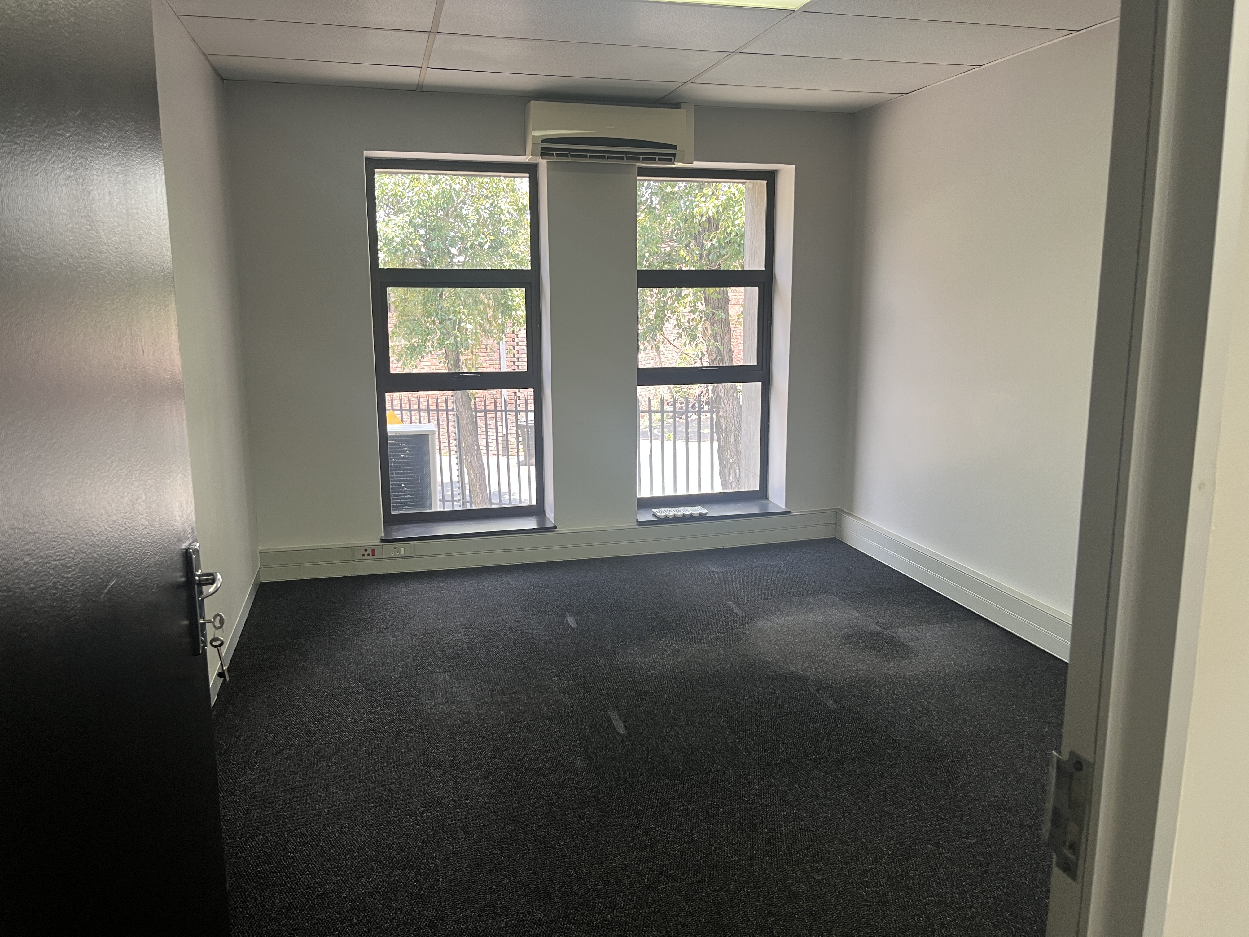 235m² Office Space to rent at Hurlingham Office Park in Hurlingham