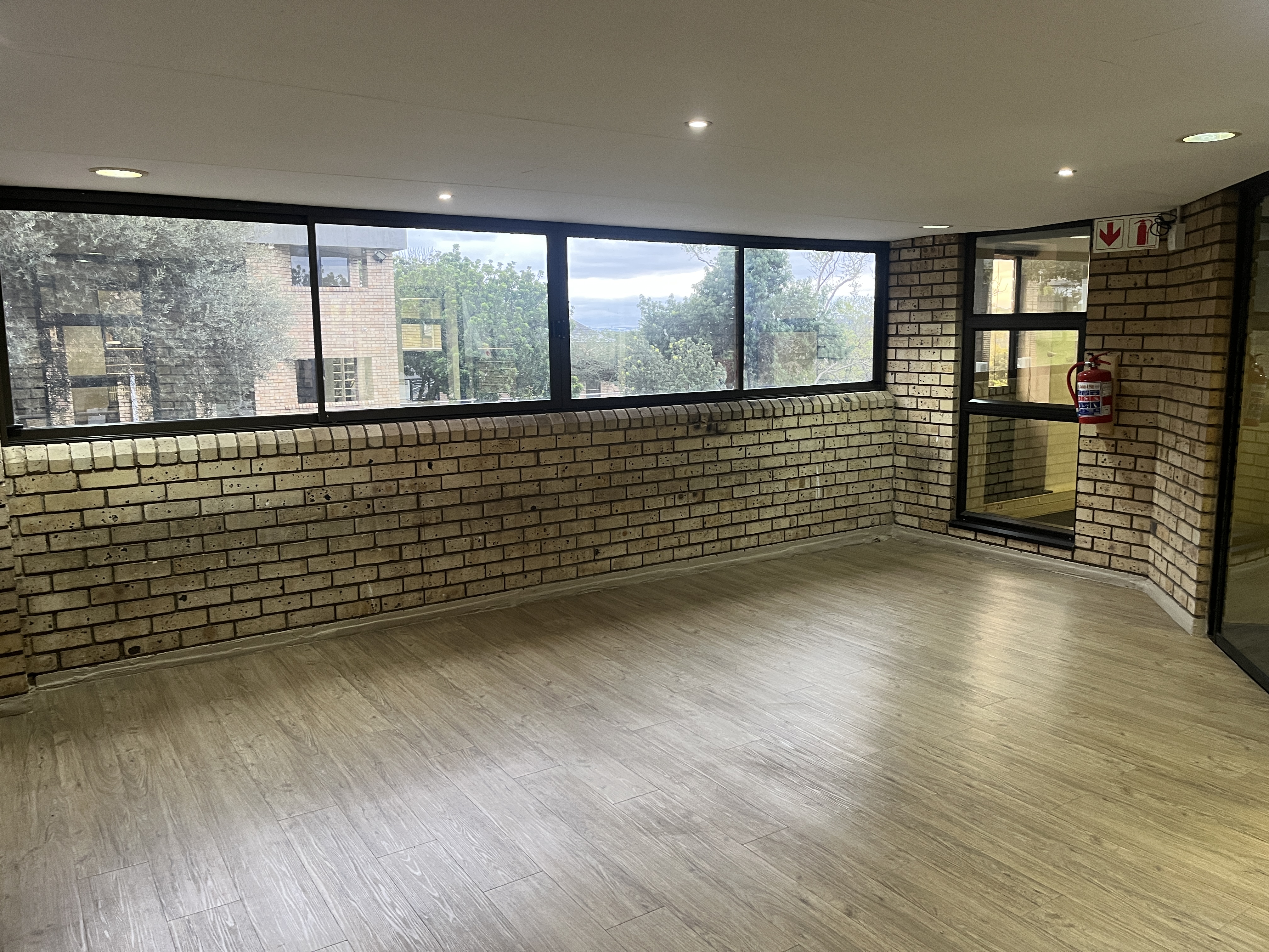 150m² Office Space to rent at Hurlingham Office Park in Hurlingham