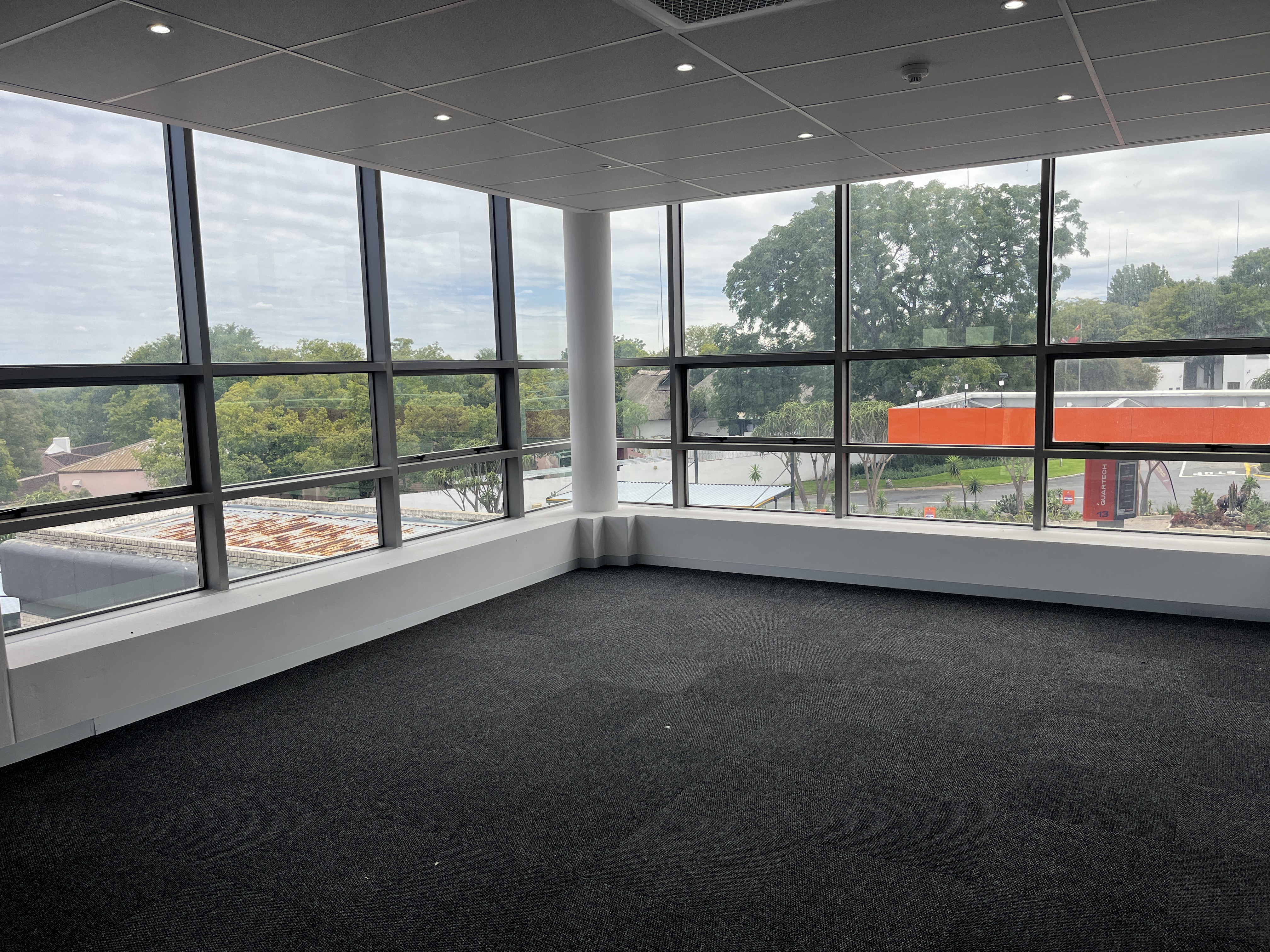 260m² Office Space to rent at Infinity Office Park Fourways in Dainfern