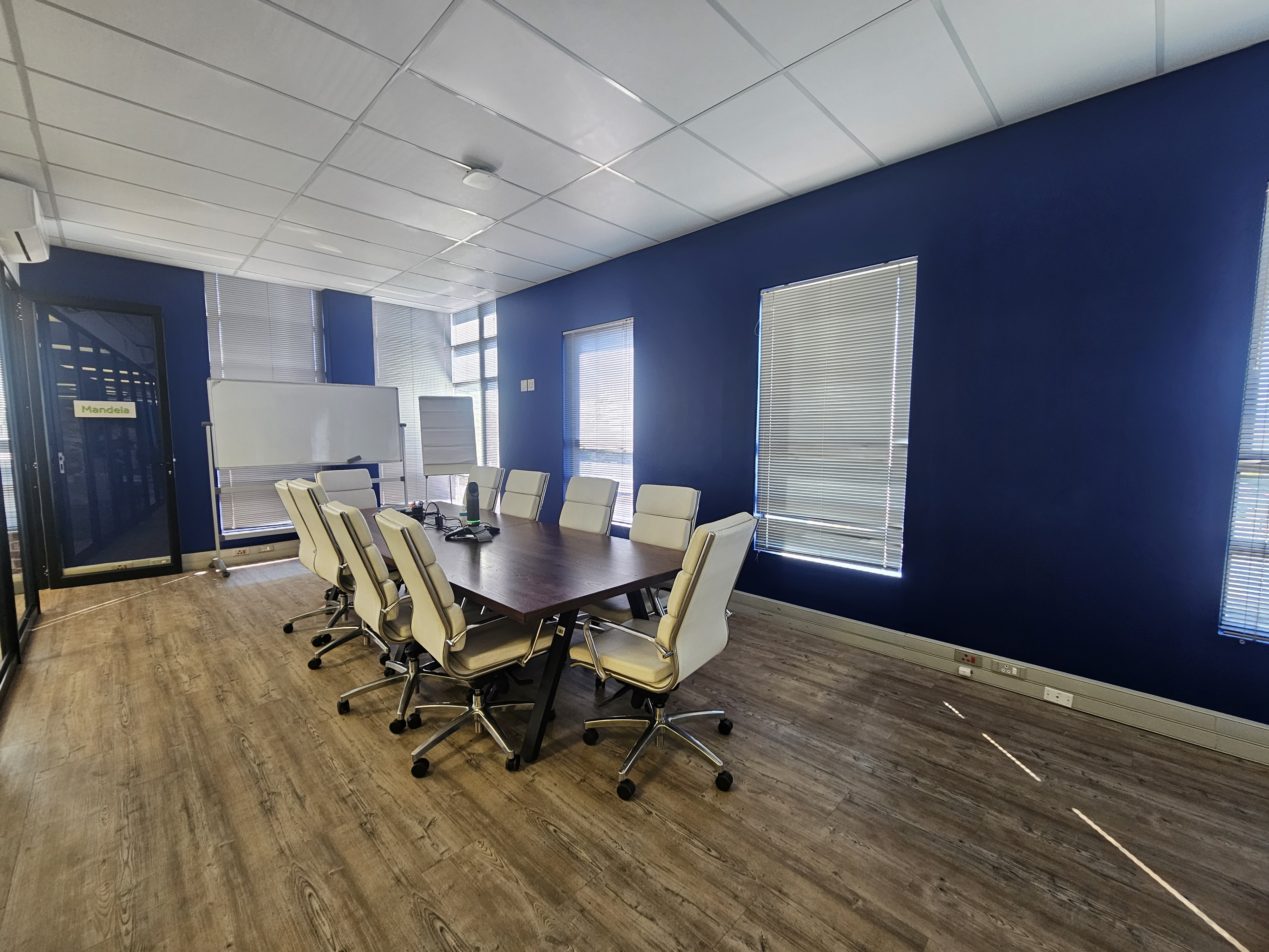 Office Space to rent at Manhattan Plaza in Bo Oakdale