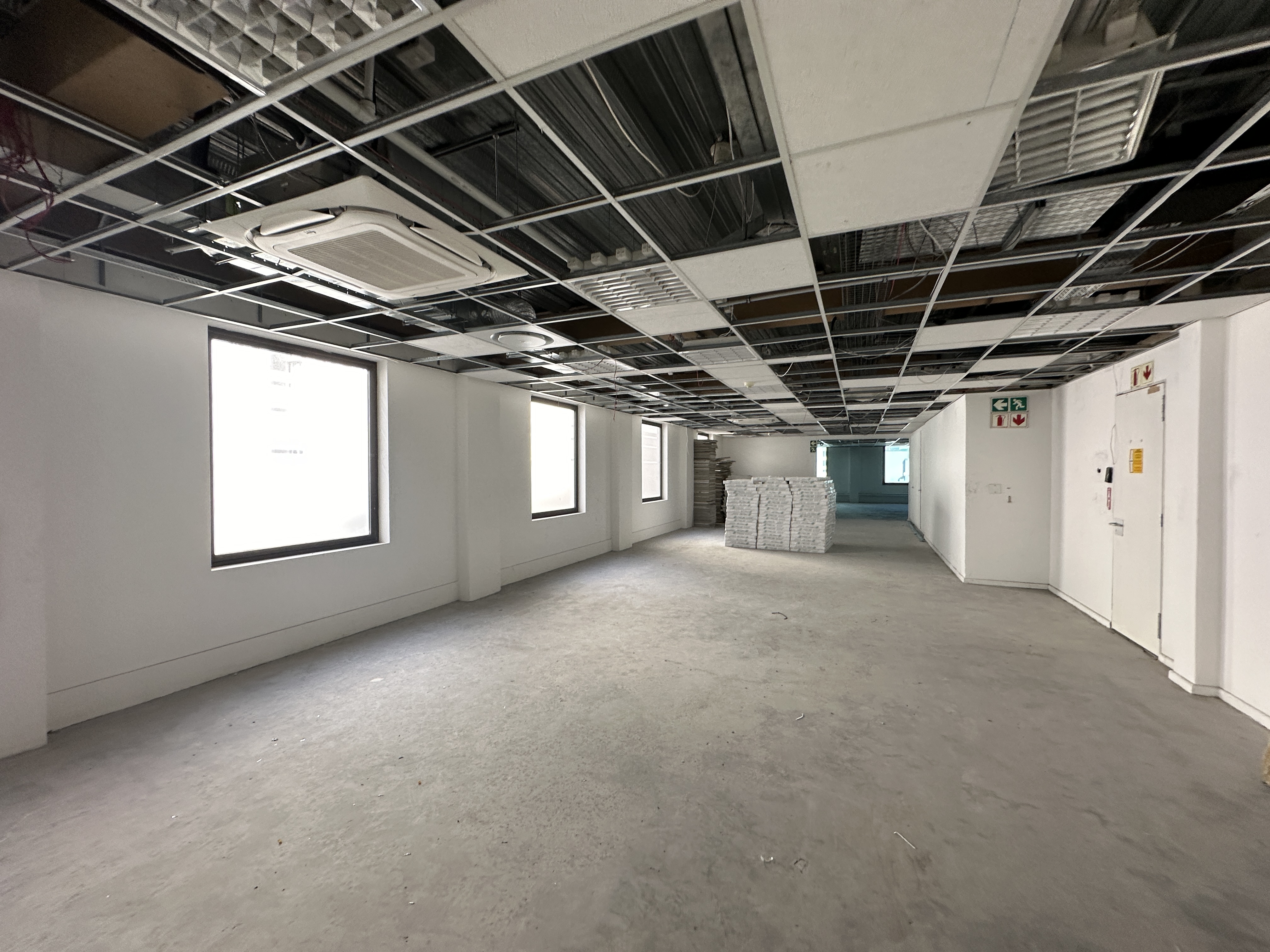 1 115m² Office Space to rent at Matador Centre in Cape Town CBD