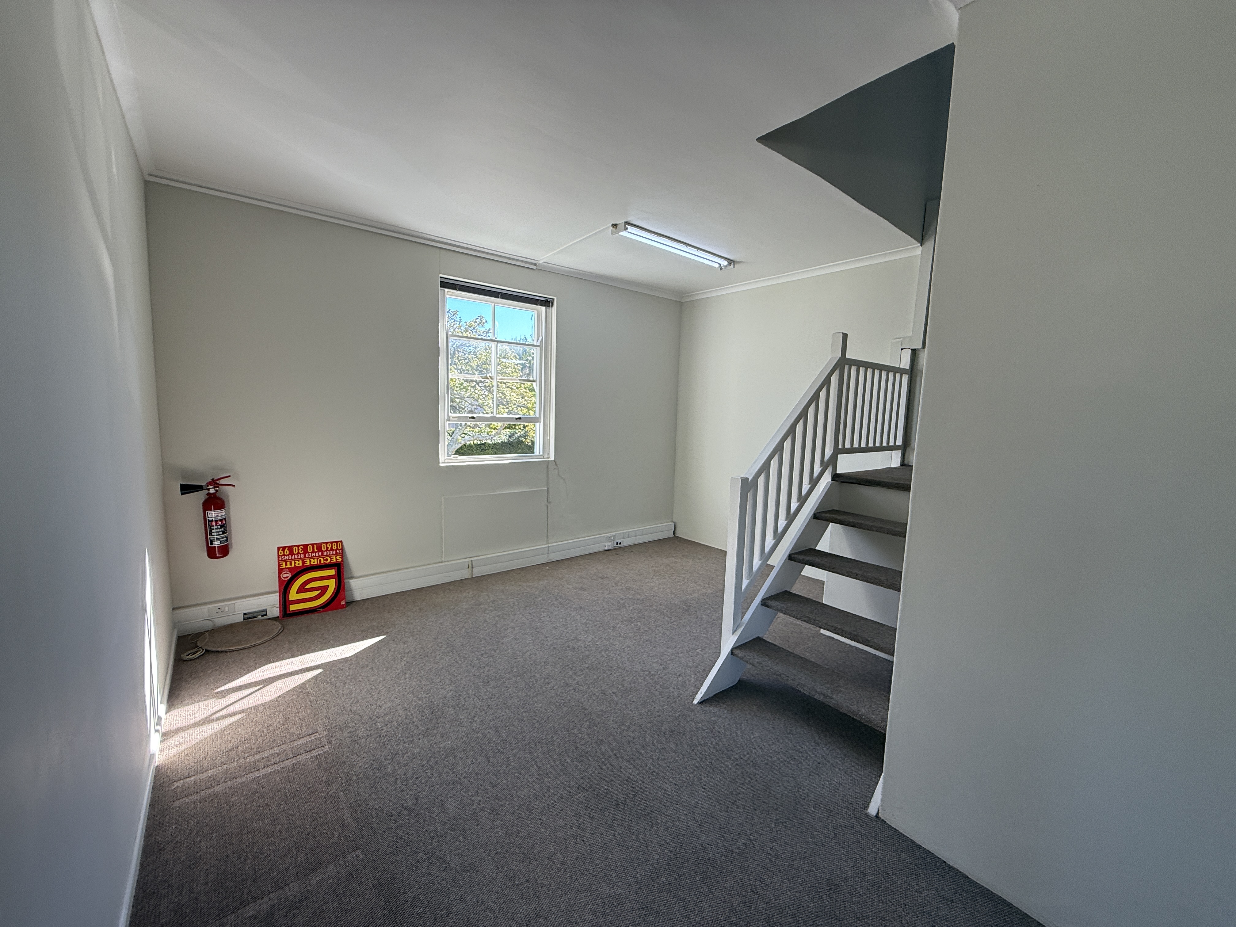 196m² Office Space to rent at Pastorie Park in Somerset West