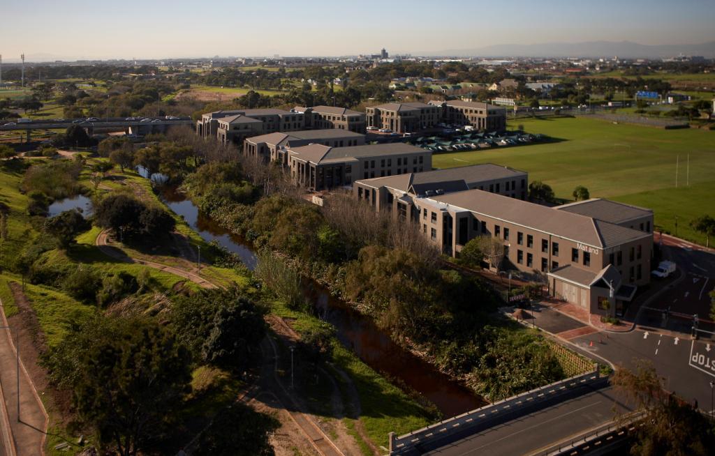 355m² Office Space to rent at River Park in Mowbray