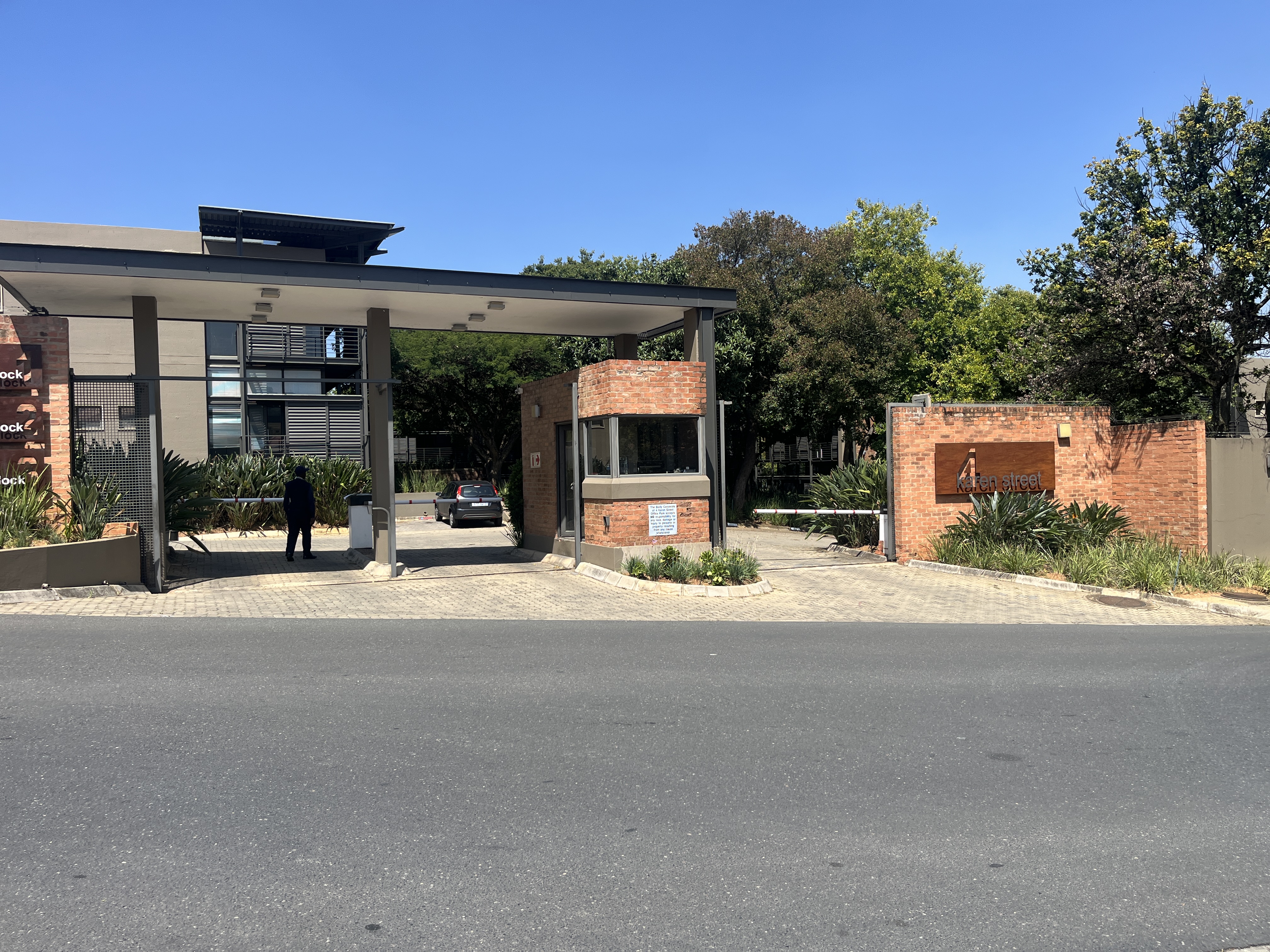 242m² Office Space to rent at 4 Karen Street in Lyme Park