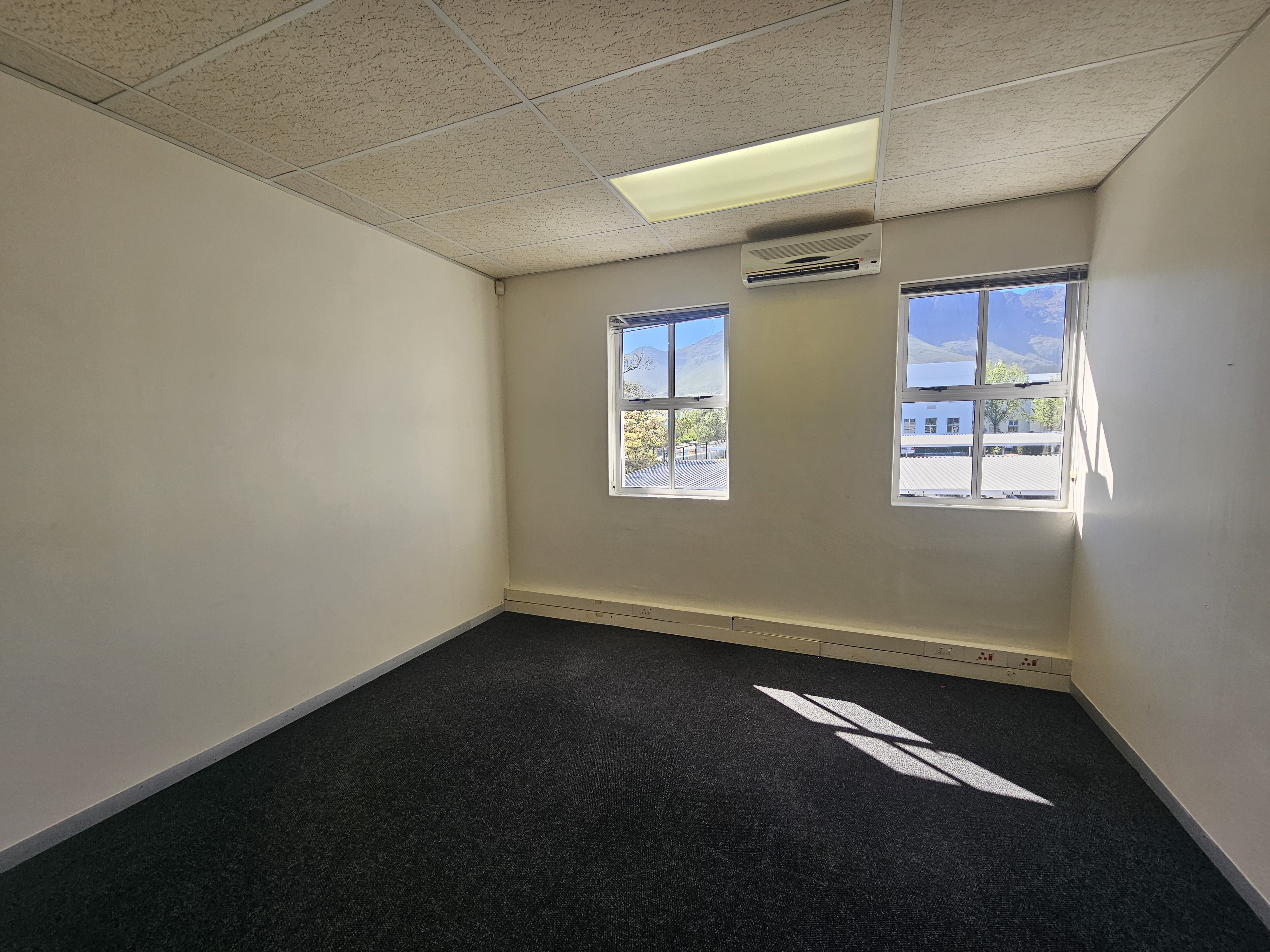325m² Office Space to rent at Brandwacht Office Park in Brandwacht