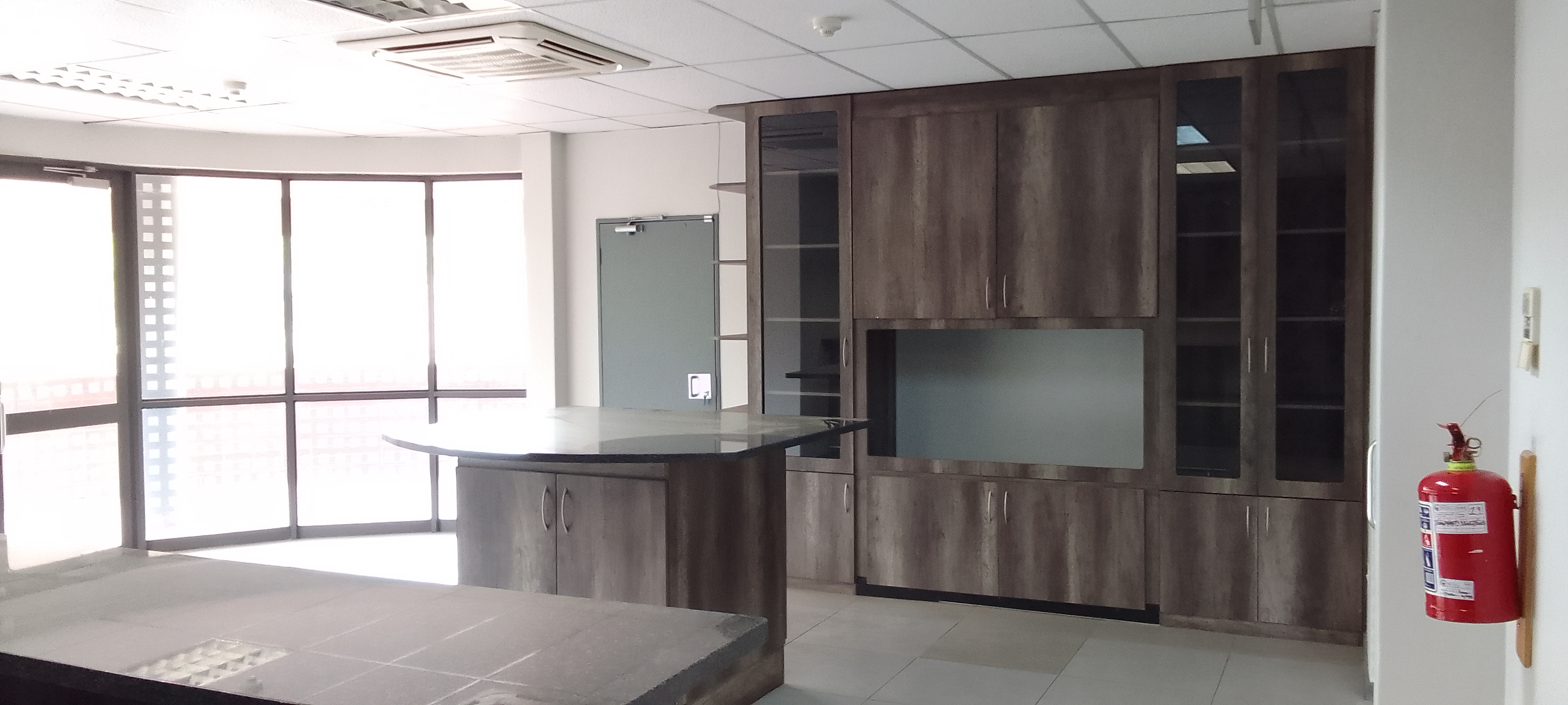 1 118m² Warehouse to rent at Howick Close Waterfall Park in Vorna Valley