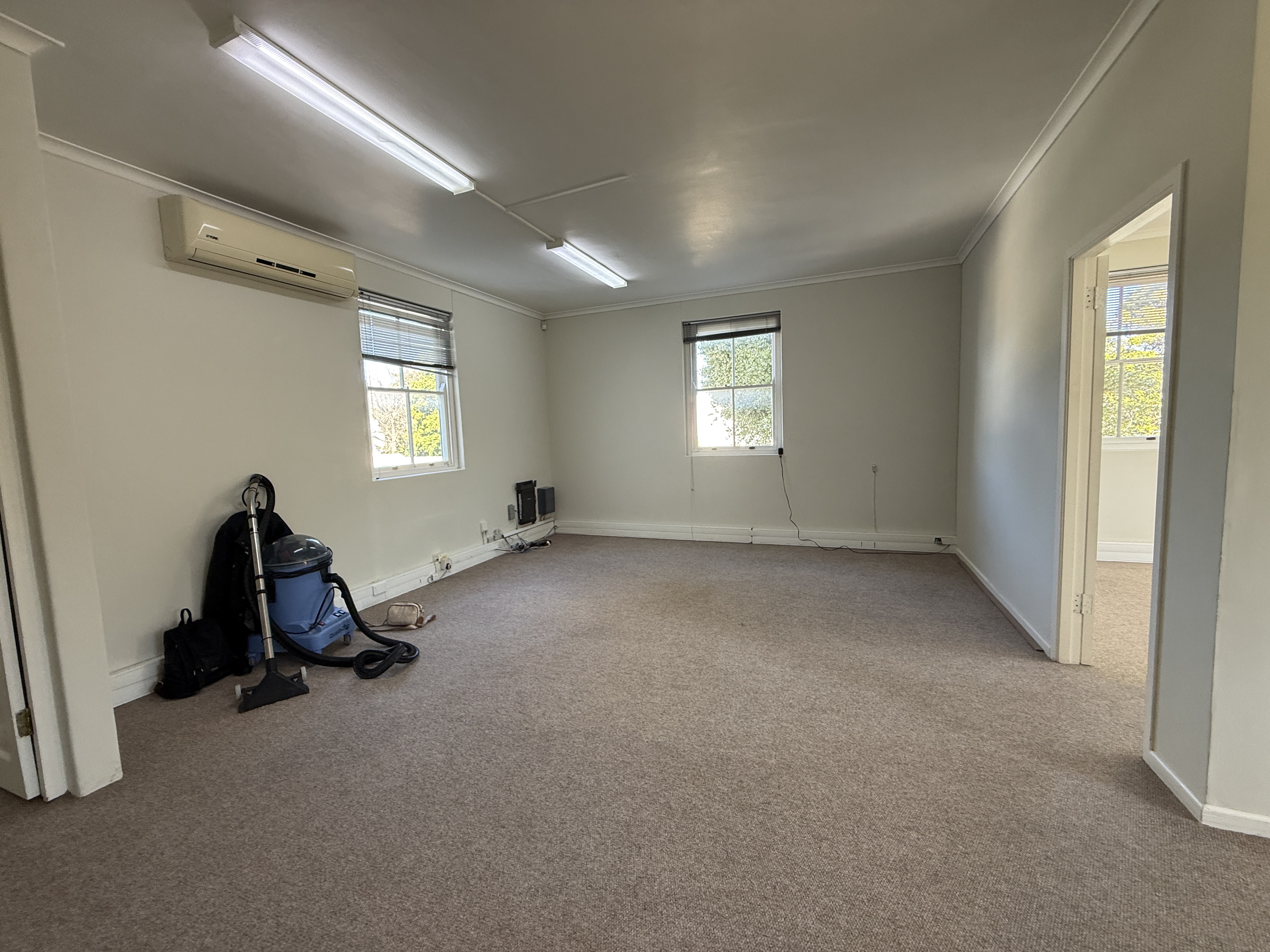 196m² Office Space to rent at Pastorie Park in Somerset West