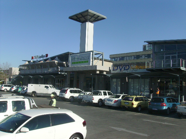 Retail Shops to rent at Heathway Centre in Cresta
