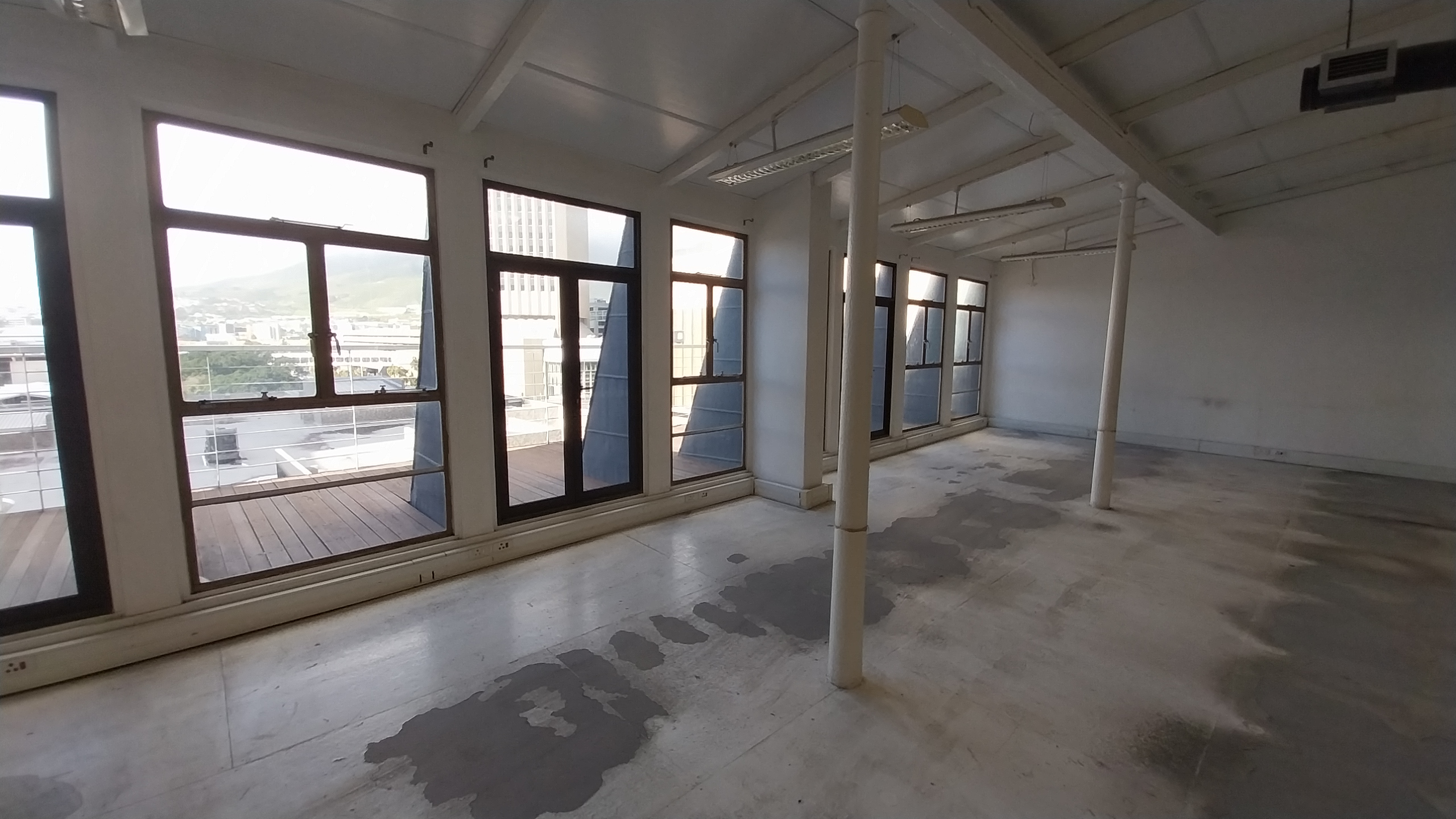 195m² Office Space to rent at 32 St Georges Mall in Cape Town CBD