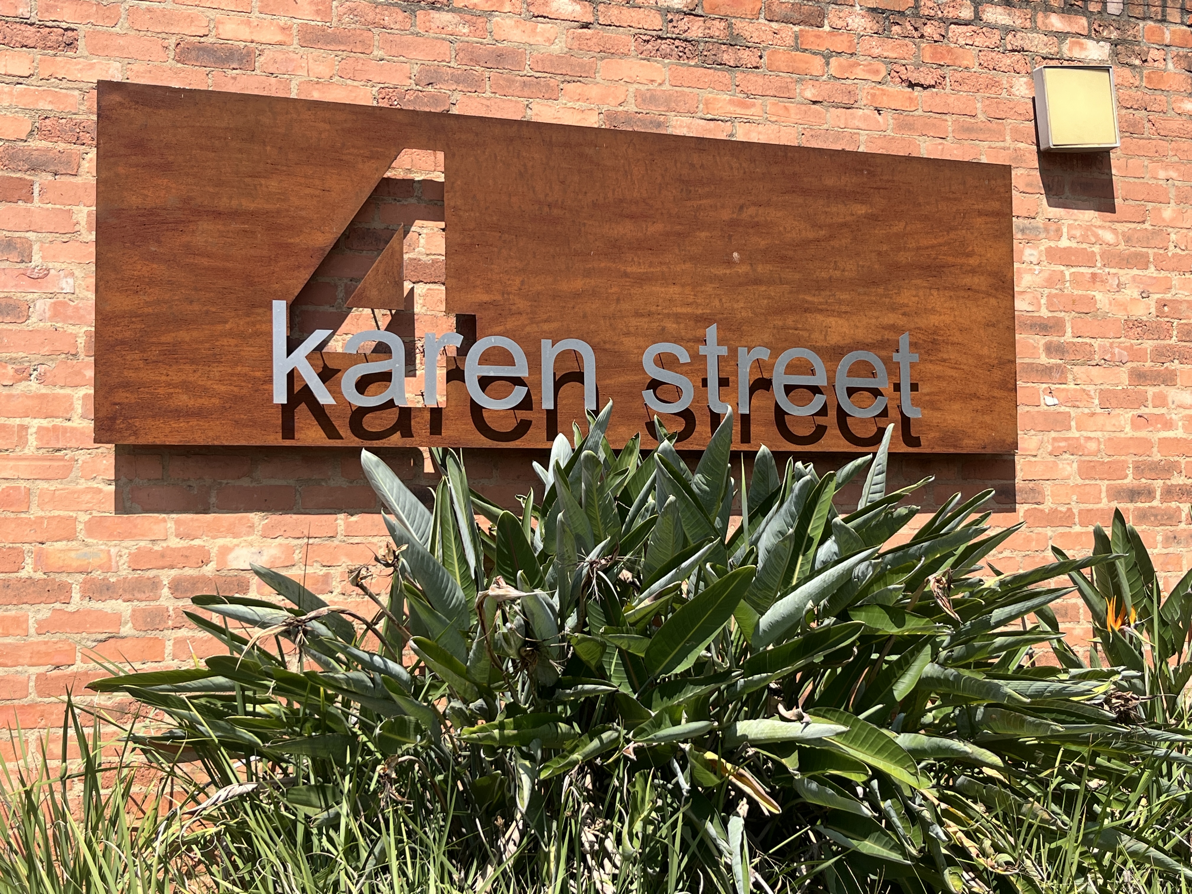 242m² Office Space to rent at 4 Karen Street in Lyme Park