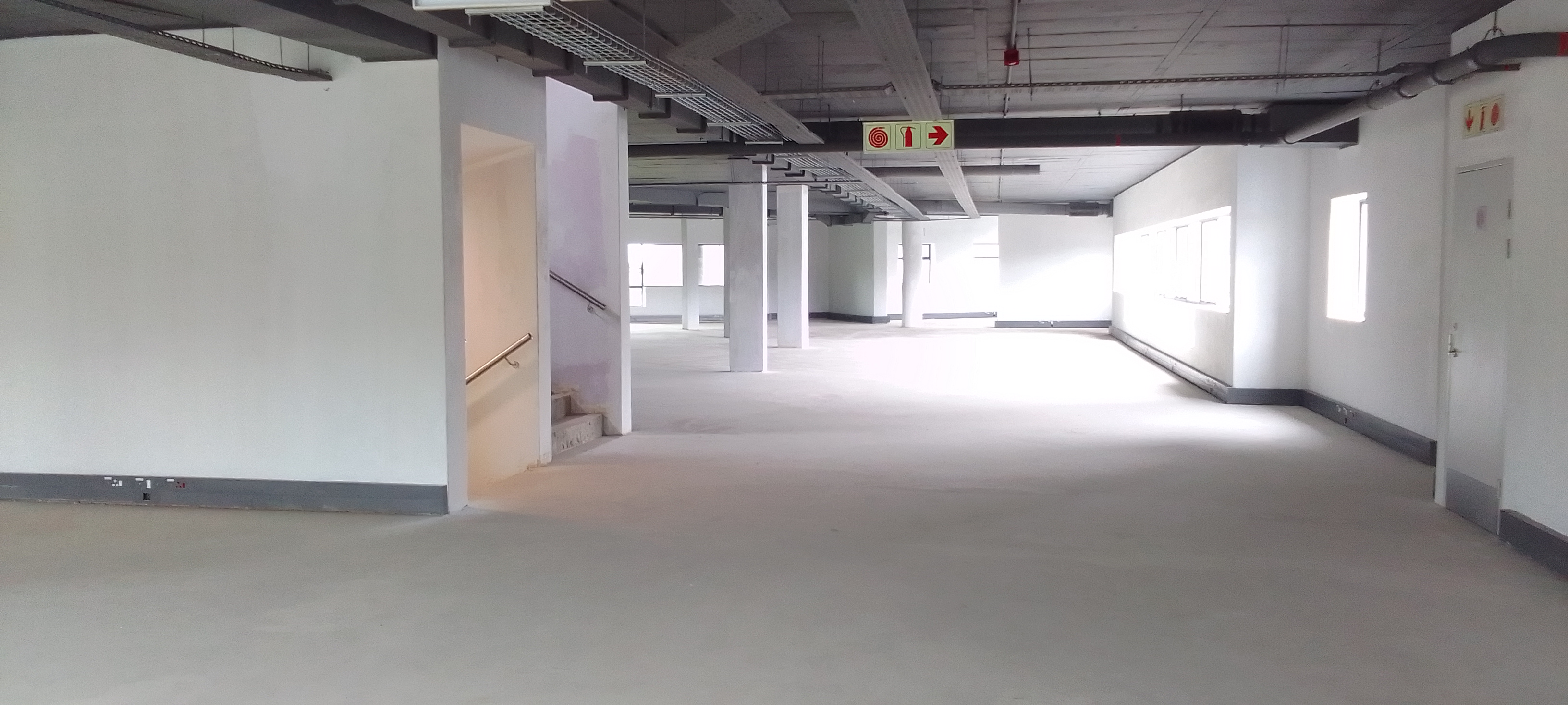 1 767m² Office Space to rent at Cascade Close in Vorna Valley