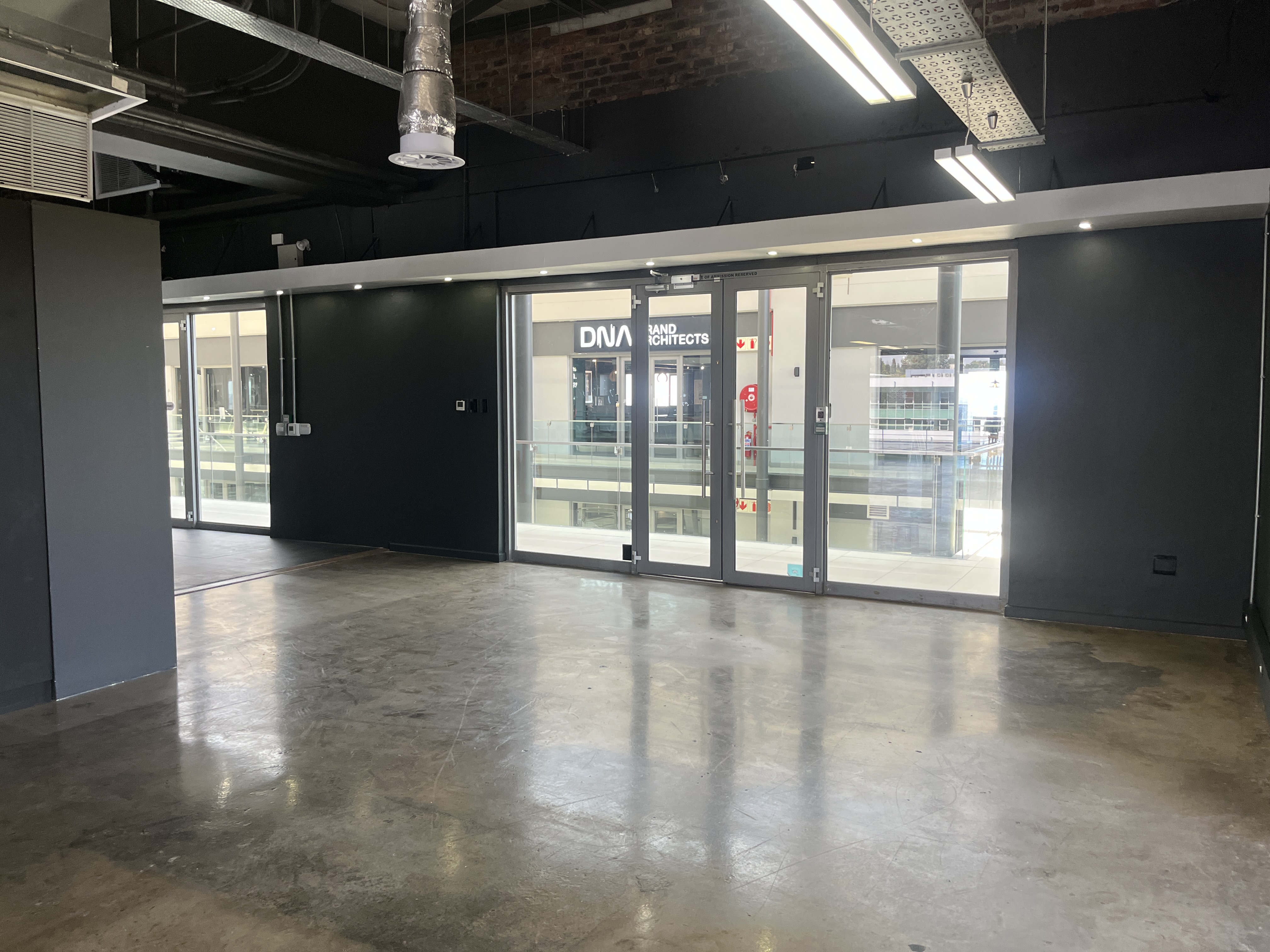 267m² Office Space to rent at Design Quarter Retail Offices in Fourways