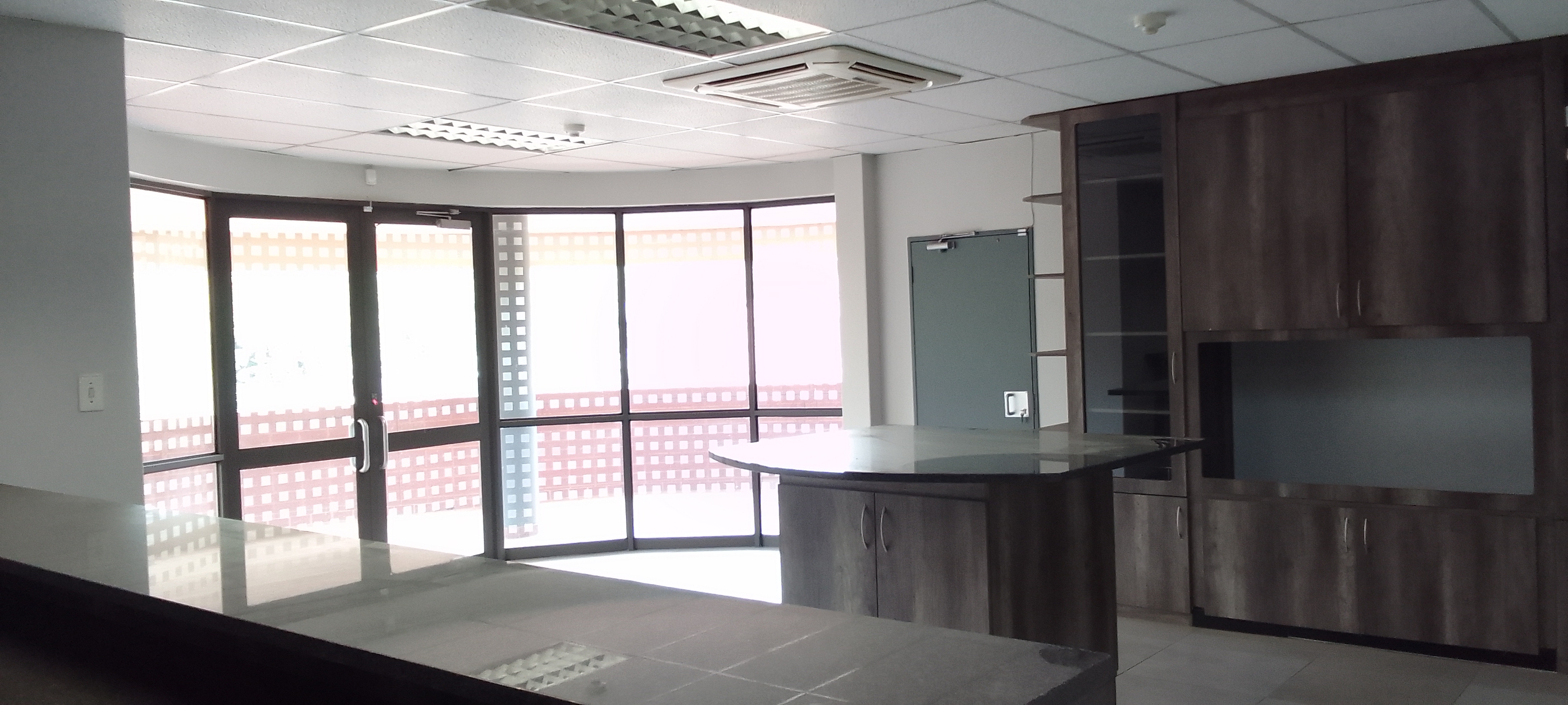 1 118m² Warehouse to rent at Howick Close Waterfall Park in Vorna Valley