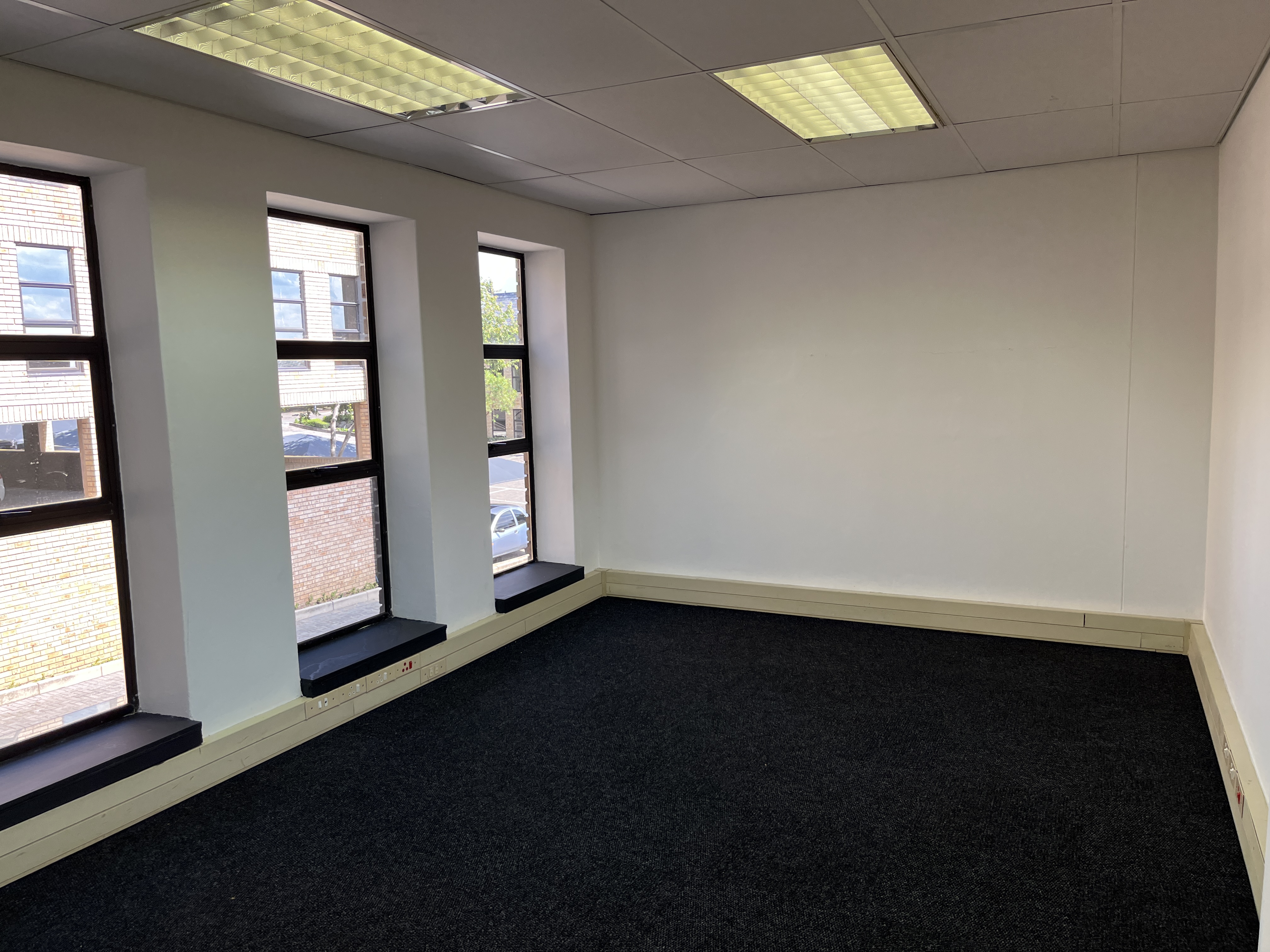 277m² Office Space to rent at Hurlingham Office Park in Hurlingham