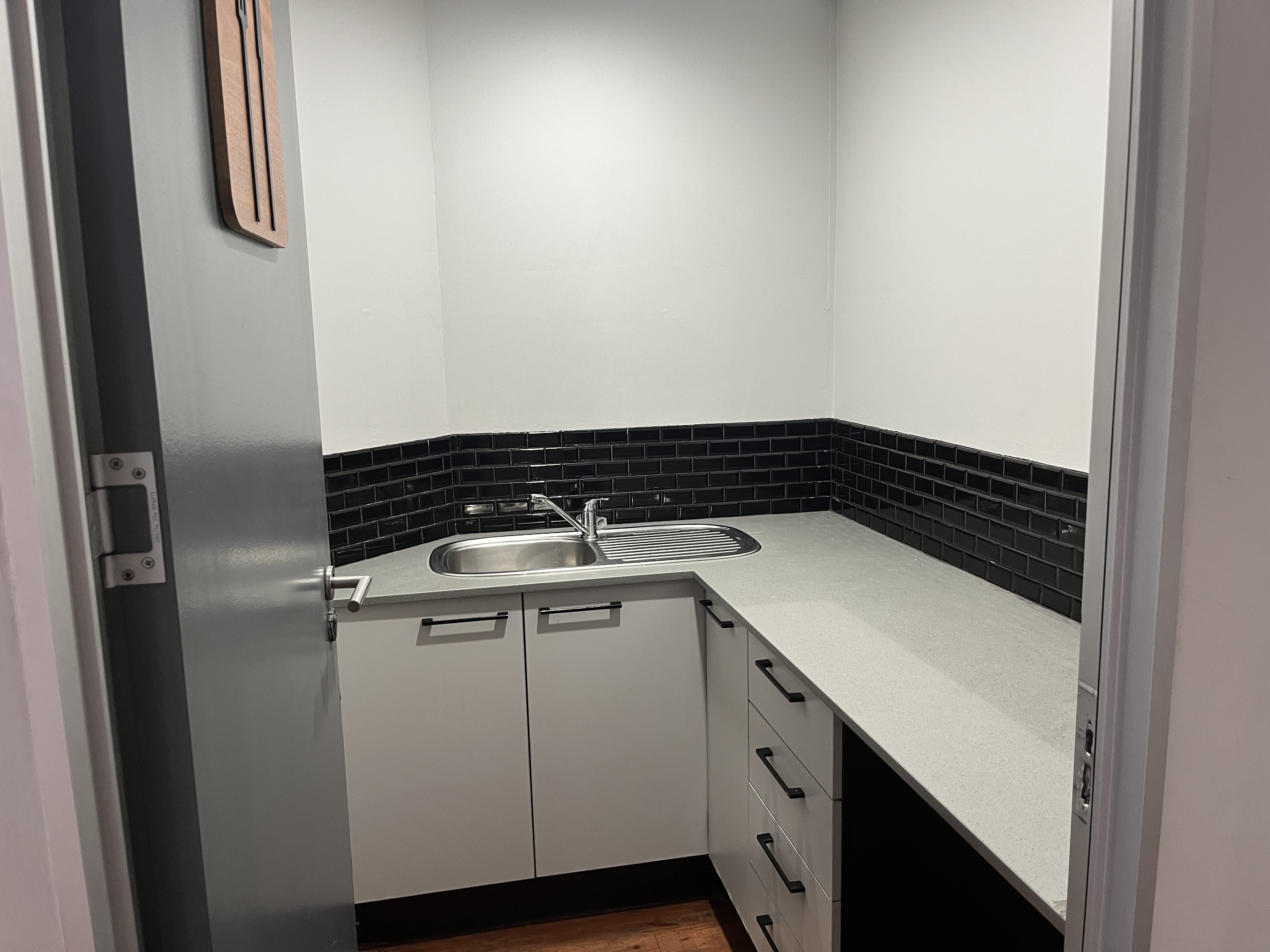 150m² Office Space to rent at Hurlingham Office Park in Hurlingham