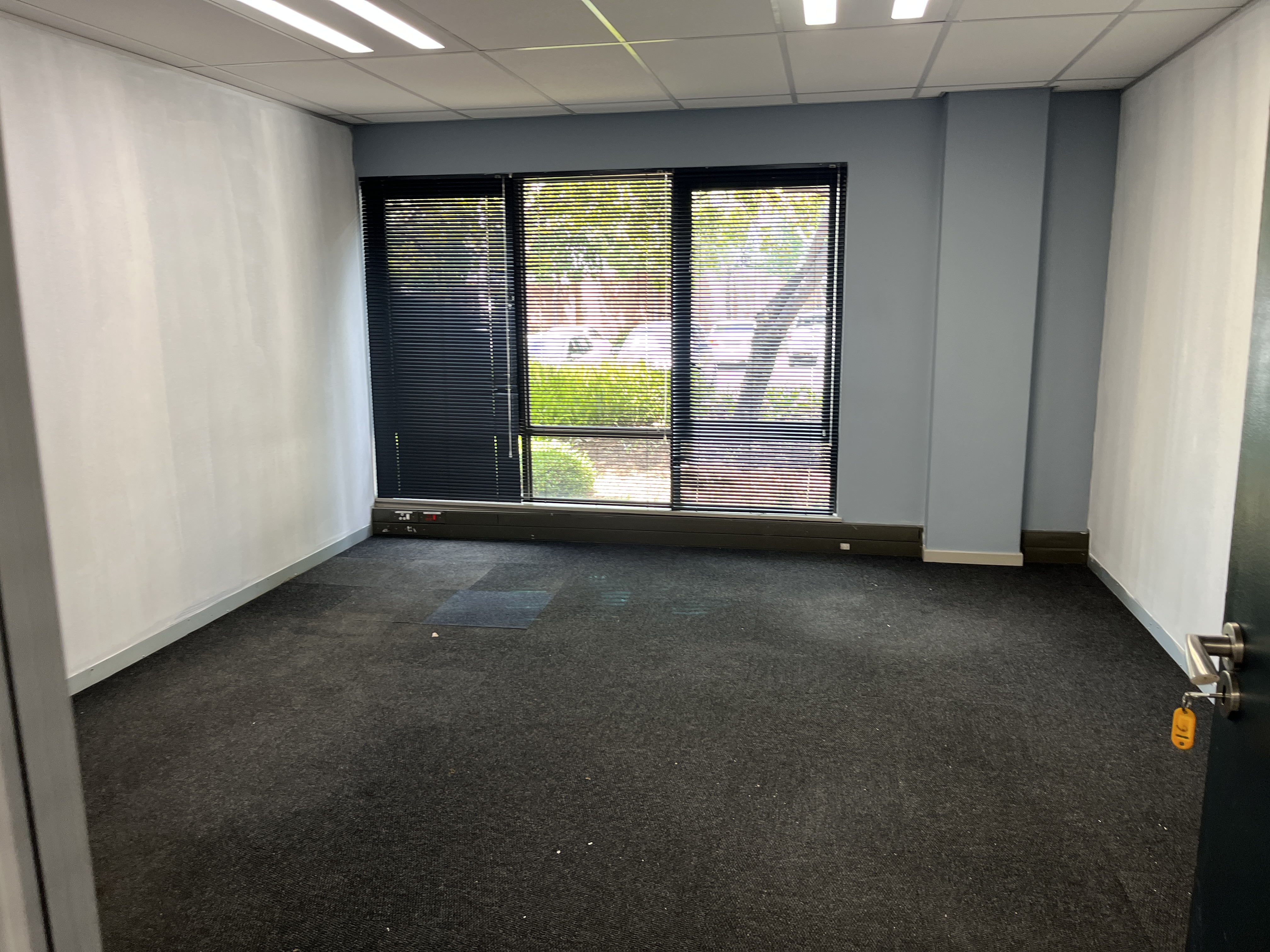 345m² Office Space to rent at Little Fourways Office Park in Magaliessig