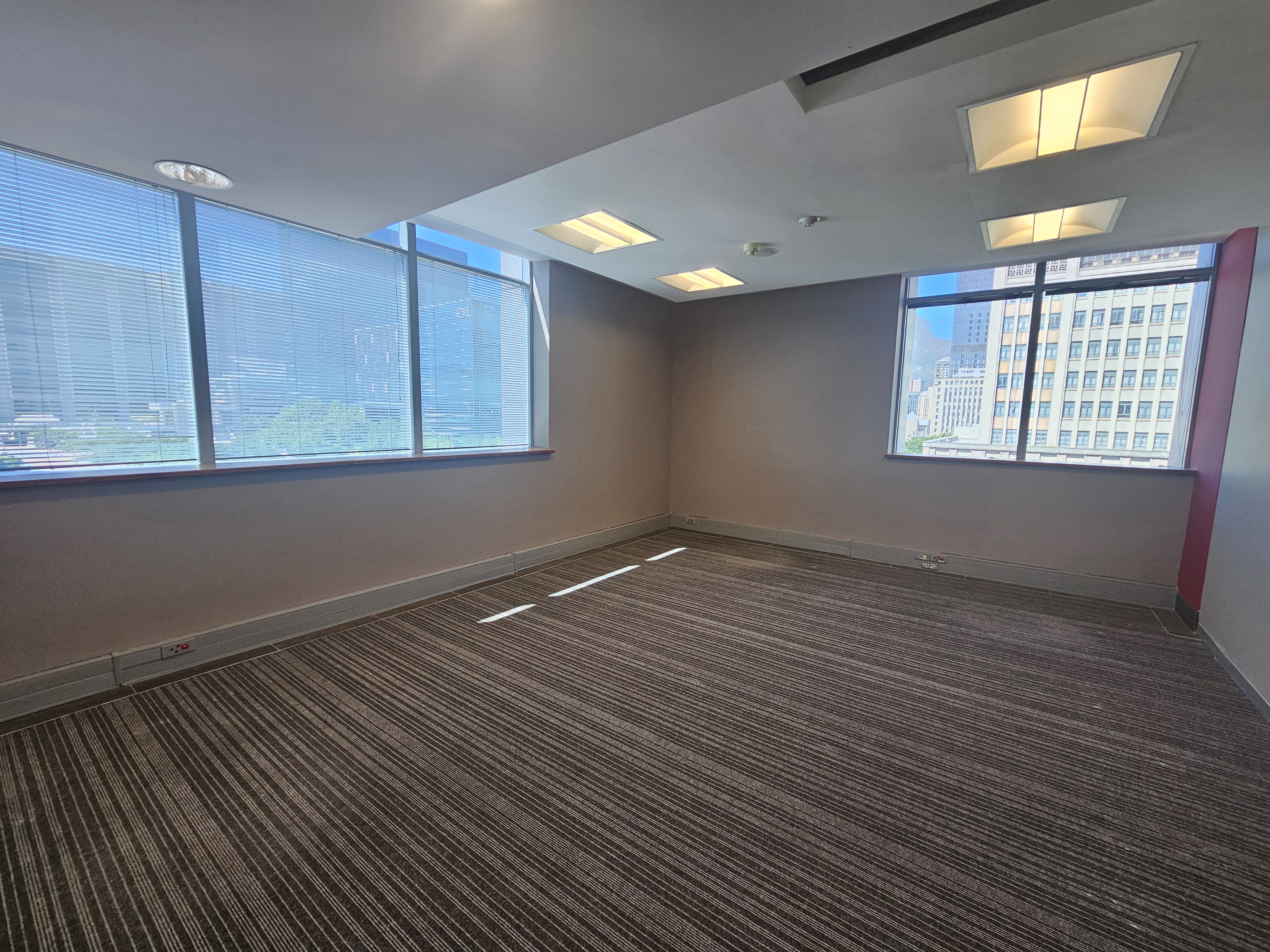 668m² Office Space to rent at 33 On Heerengracht in Cape Town CBD
