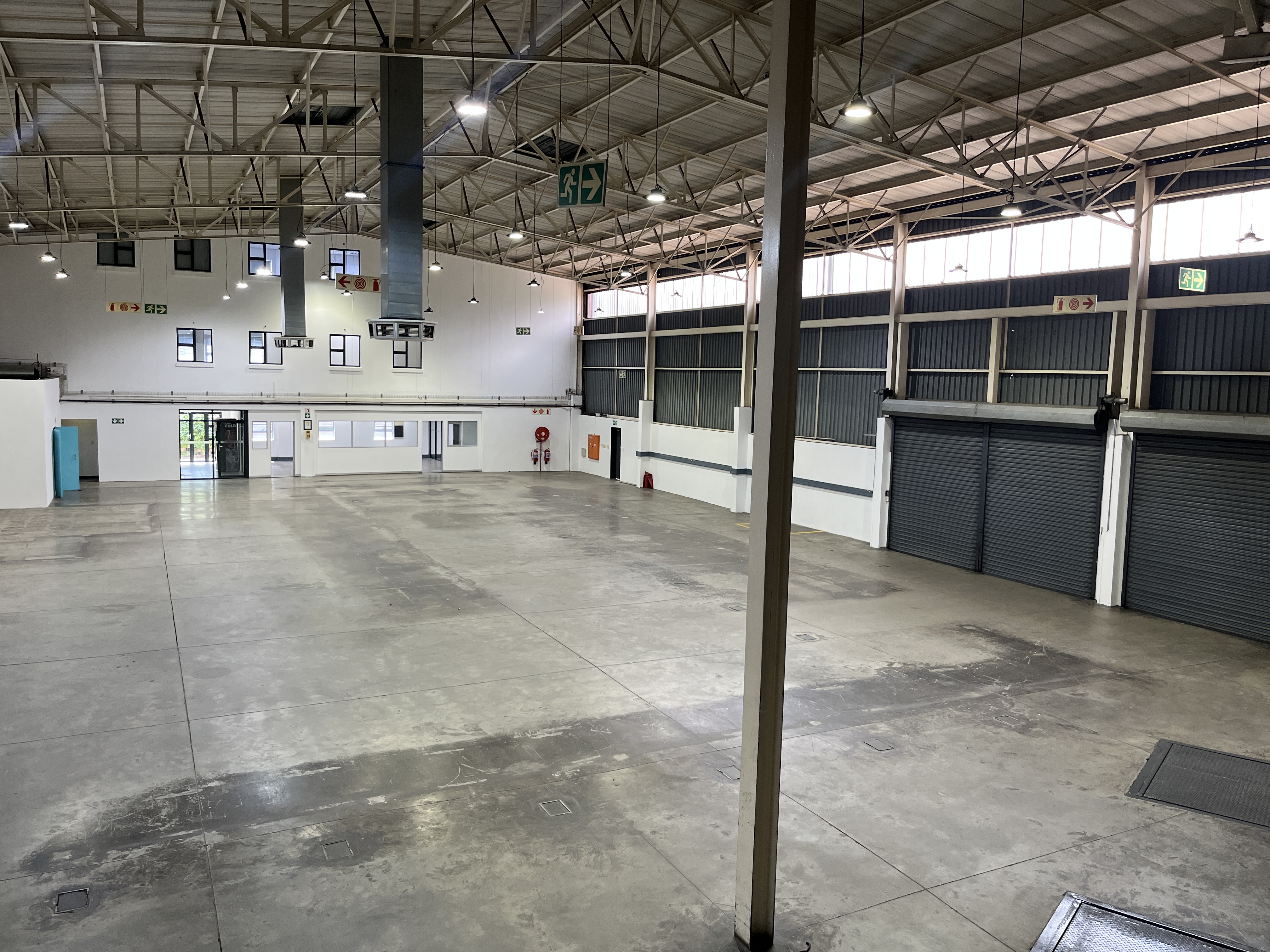 1 236m² Office Space to rent at DHL Building in Lyme Park
