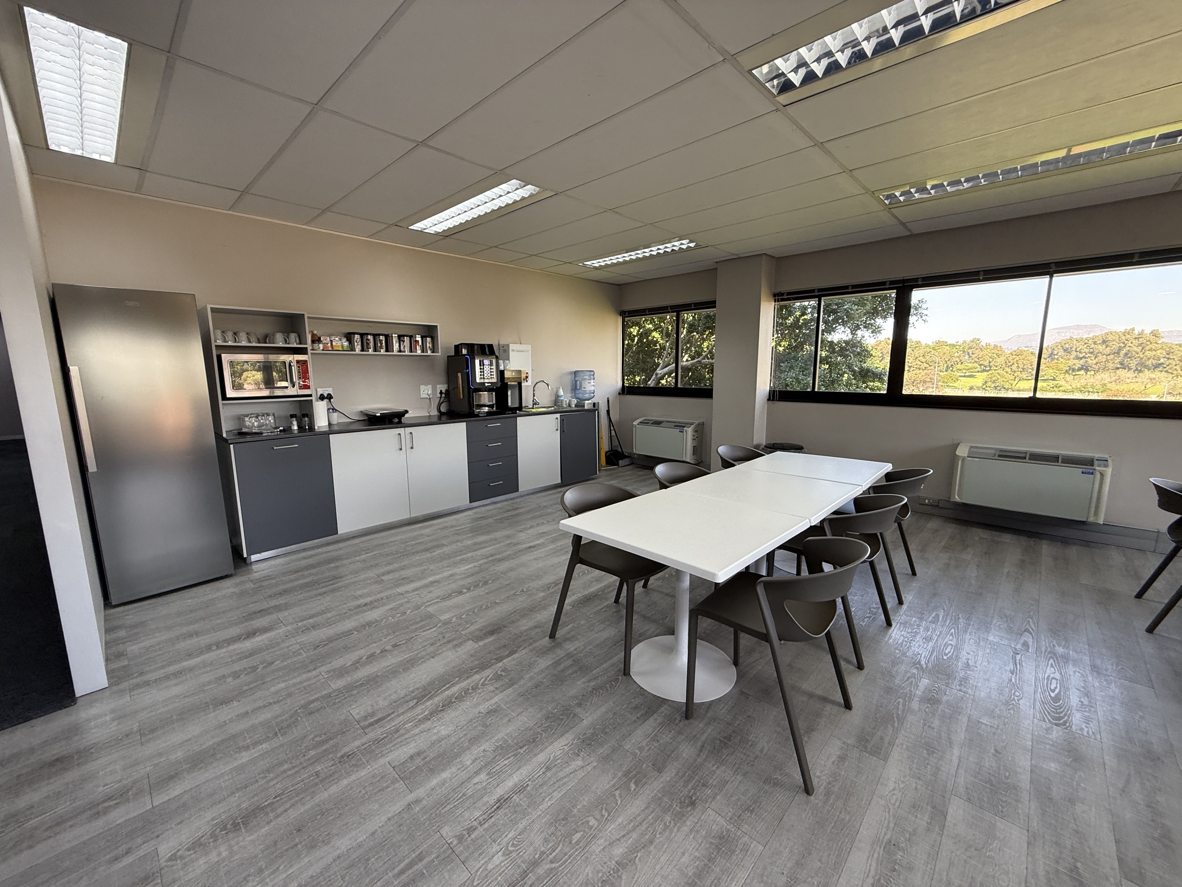 1 250m² Office Space to rent at Golf Park in Mowbray