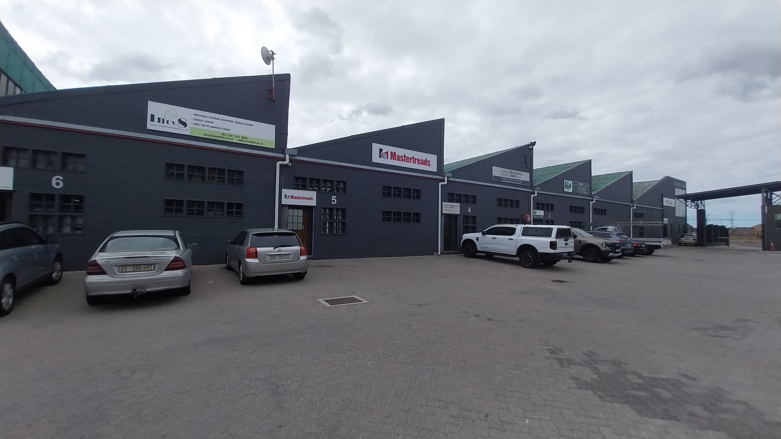 Warehouse to rent at Gunners Factory Park in Epping Industrial