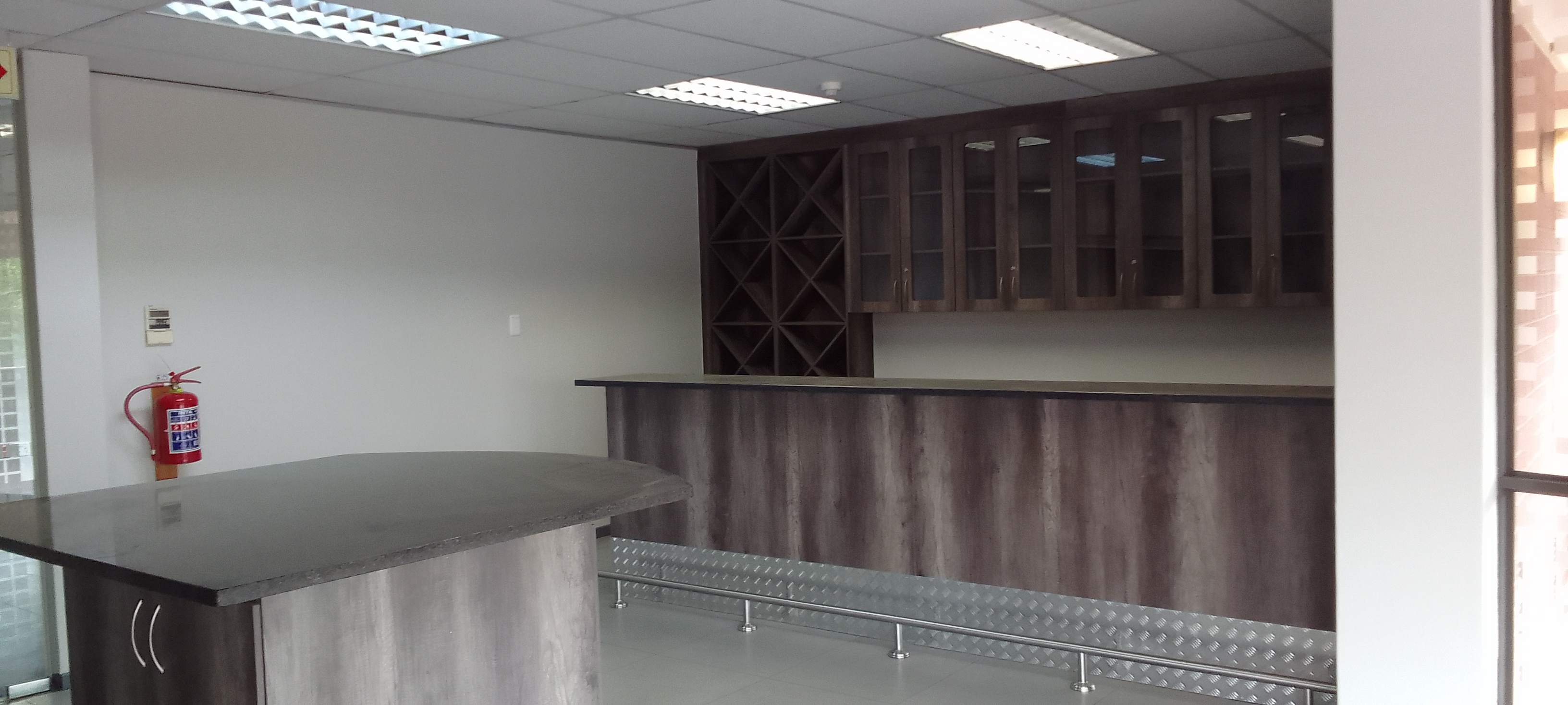 1 118m² Warehouse to rent at Howick Close Waterfall Park in Vorna Valley