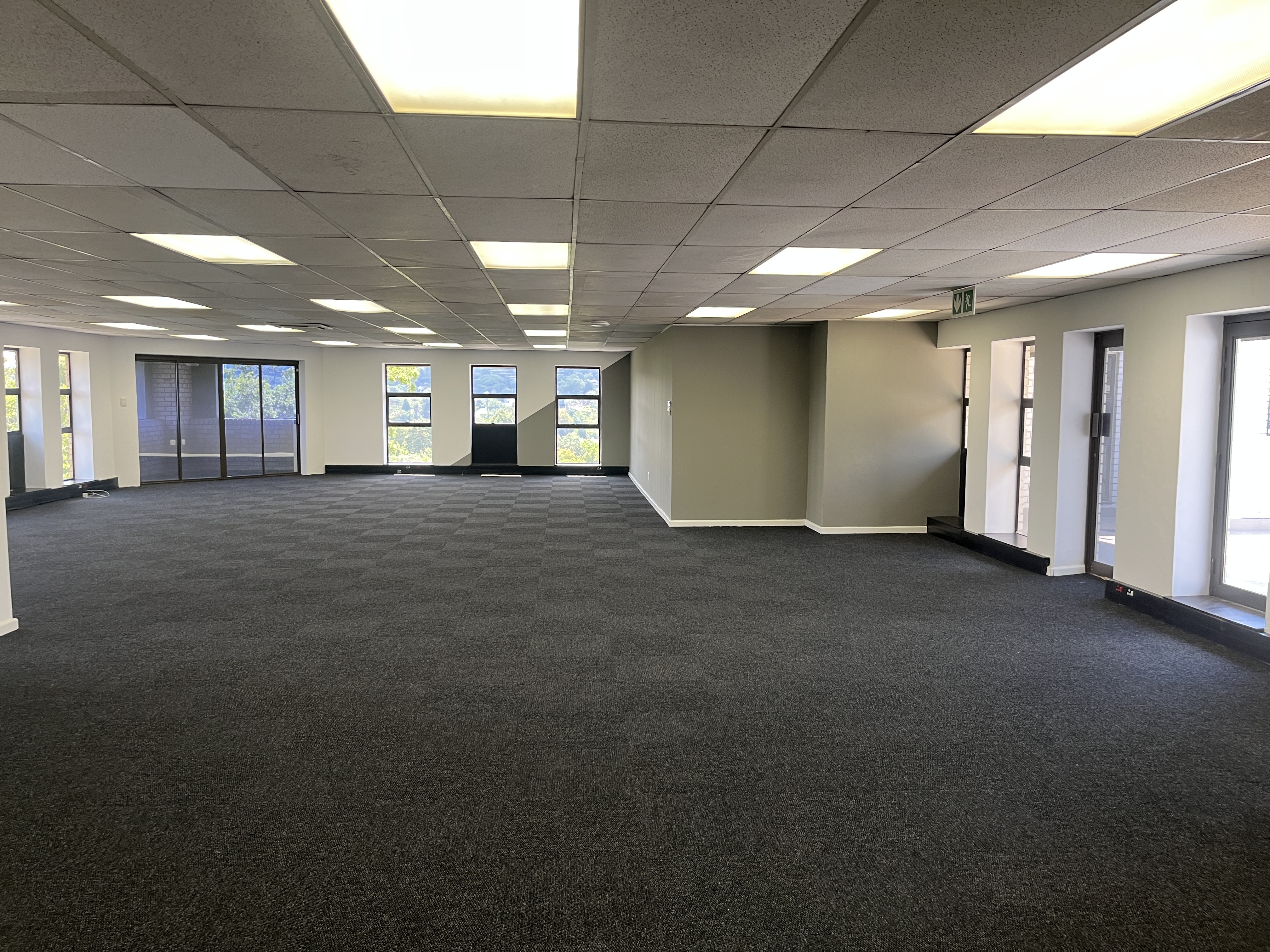 400m² Office Space to rent at Hurlingham Office Park in Hurlingham