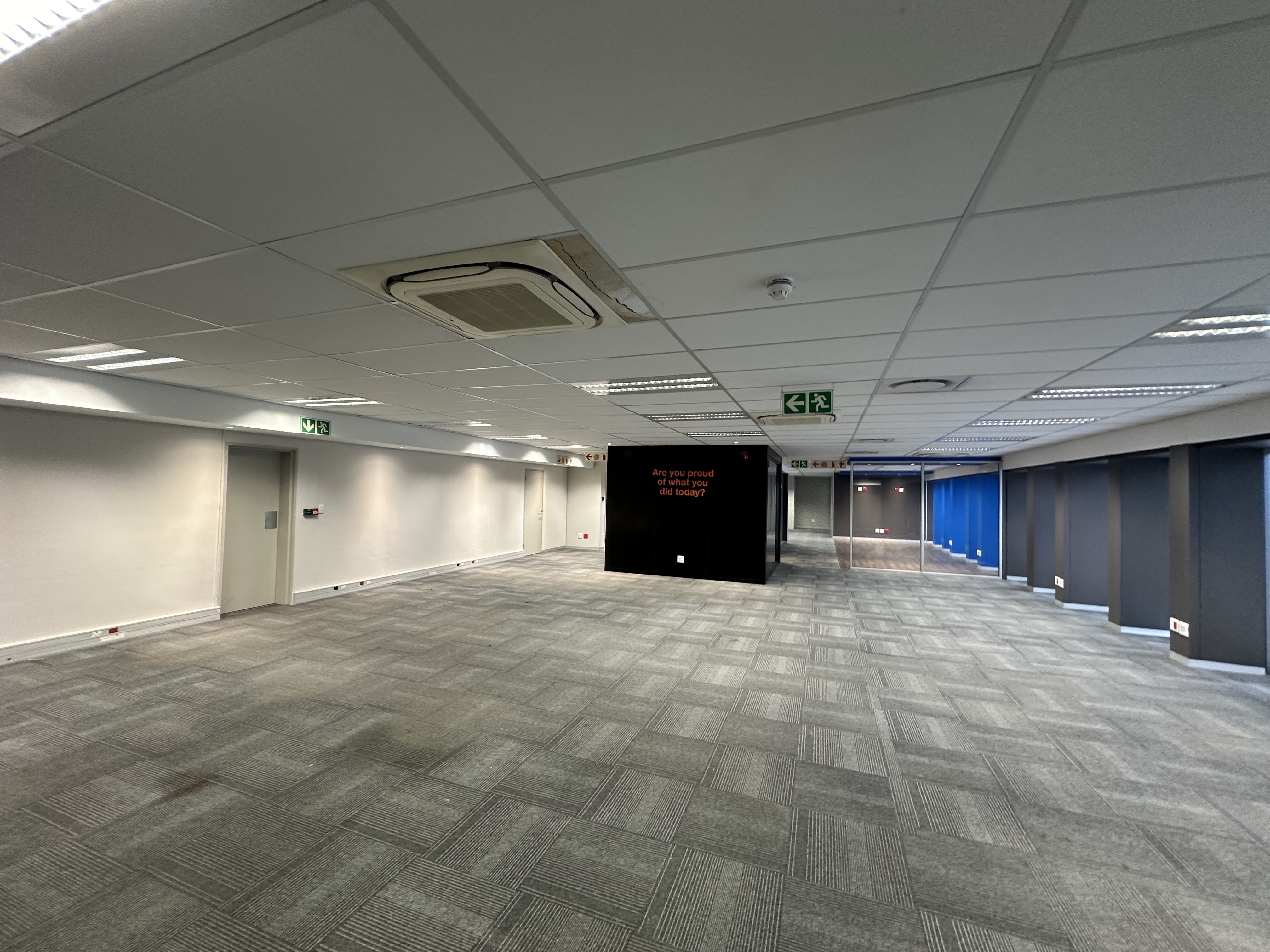 762m² Office Space to rent at Thomas Pattullo in Foreshore