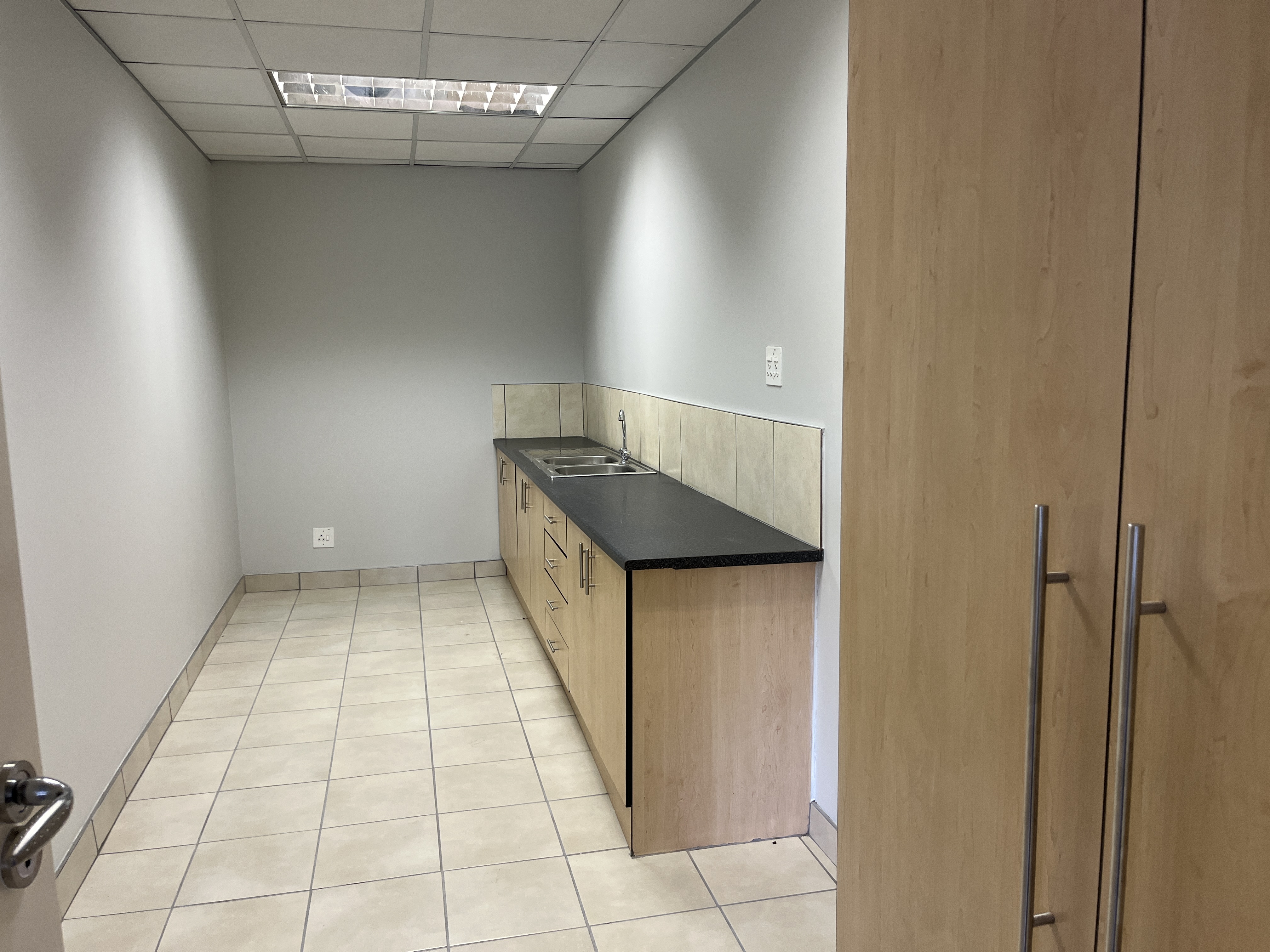 374m² Office Space to rent at 24 Peter Place in Lyme Park